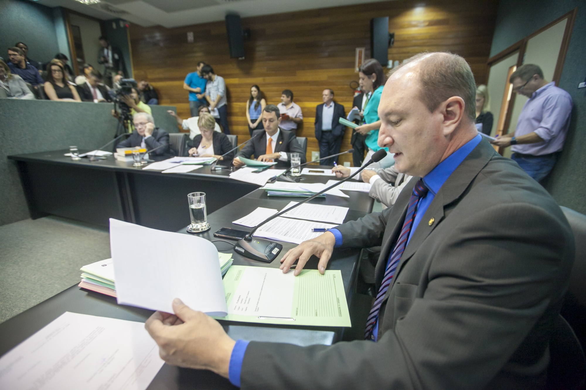 PLC que amplia estrutura do MP/SC passa pela CCJ