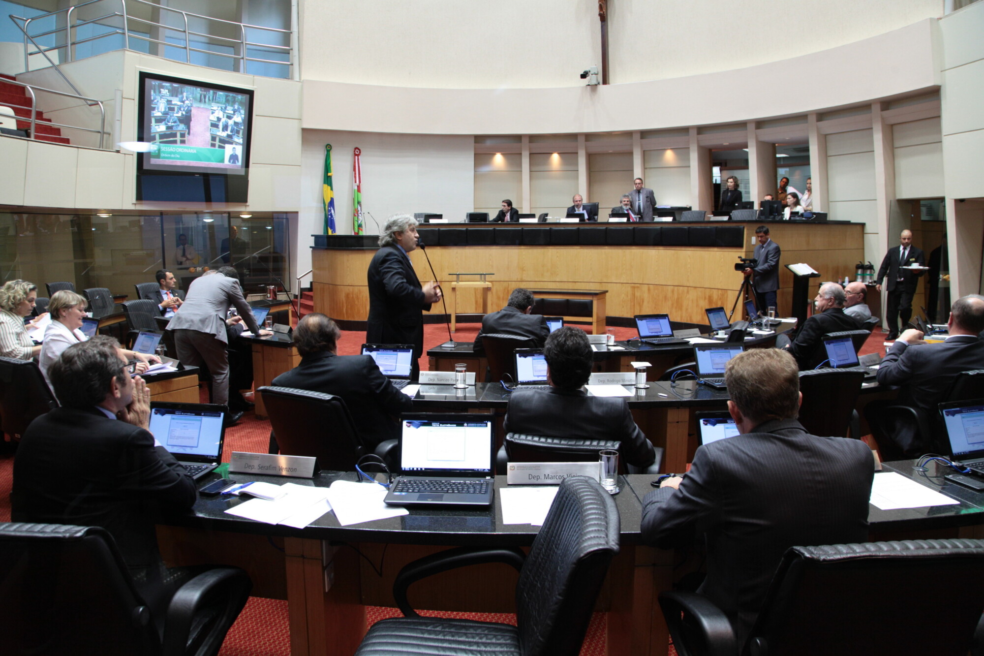 Assembleia aprova alterações no Plano Plurianual 2016-2019
