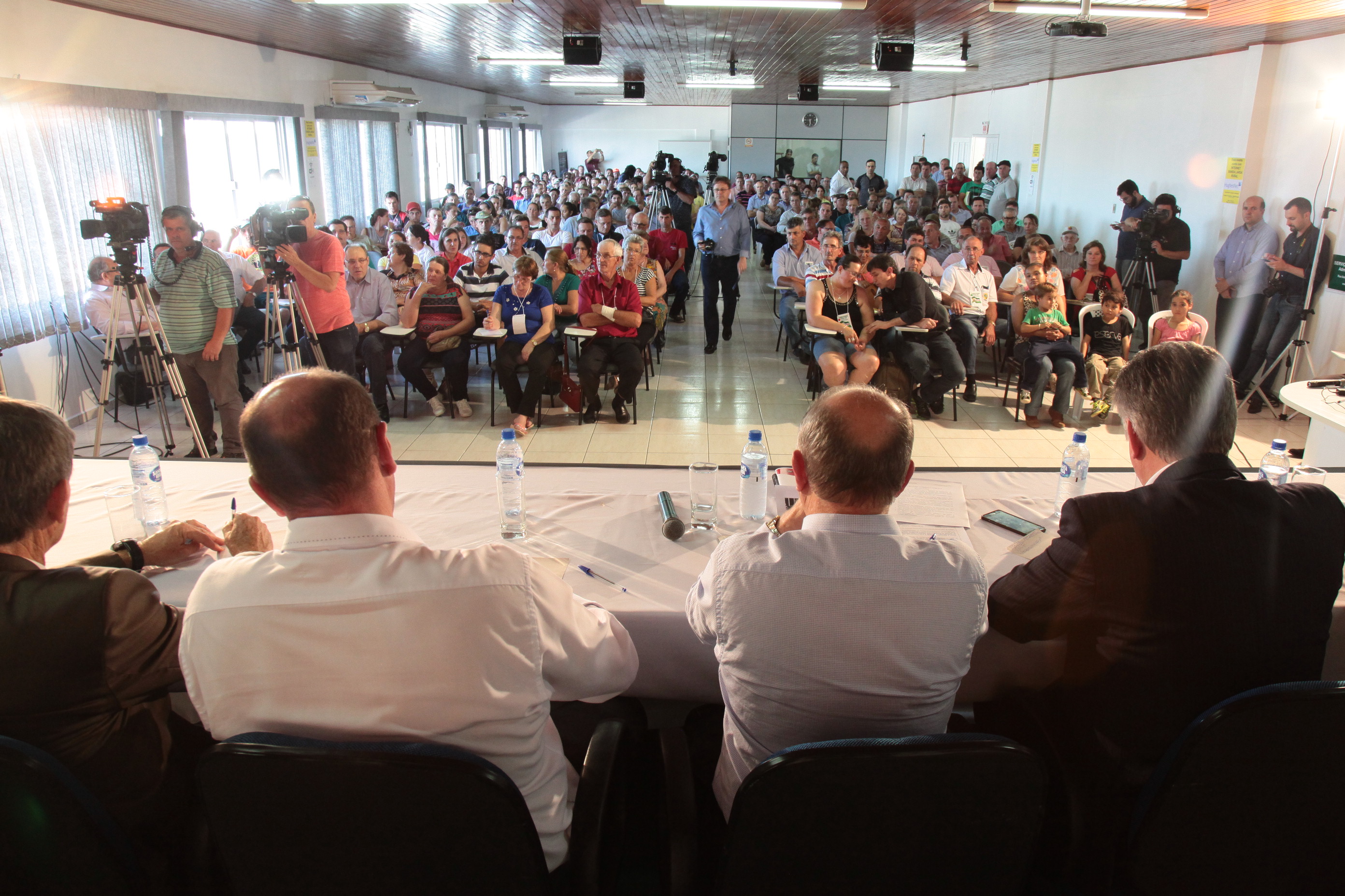 Audiência Pública para debater sobre A Escassez de Recursos para o Programa Nacional de Habitação Rural em Santa Catarina: perspectiva para demanda represada e novos atendimentos.