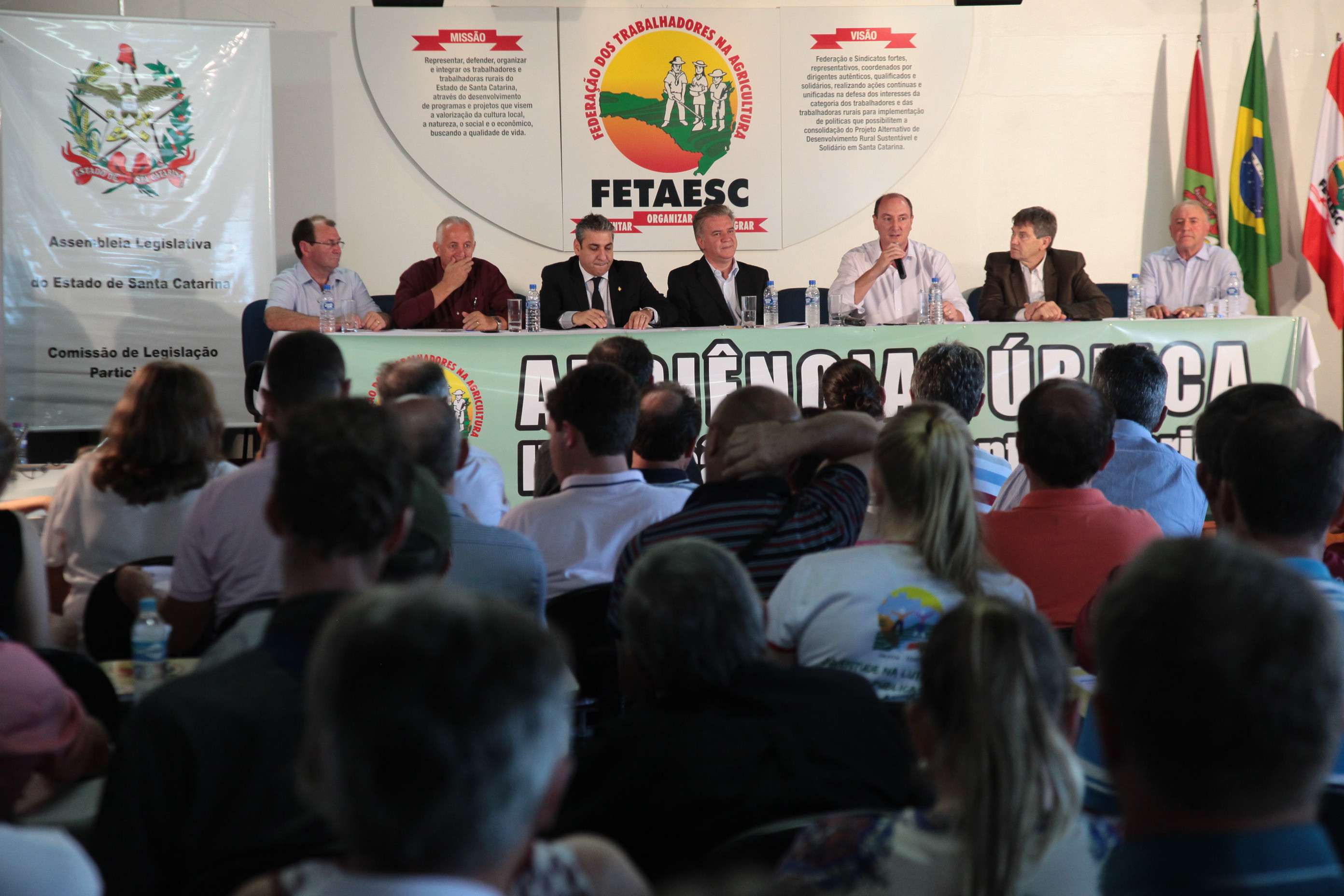 Audiência Pública para debater sobre A Escassez de Recursos para o Programa Nacional de Habitação Rural em Santa Catarina: perspectiva para demanda represada e novos atendimentos.