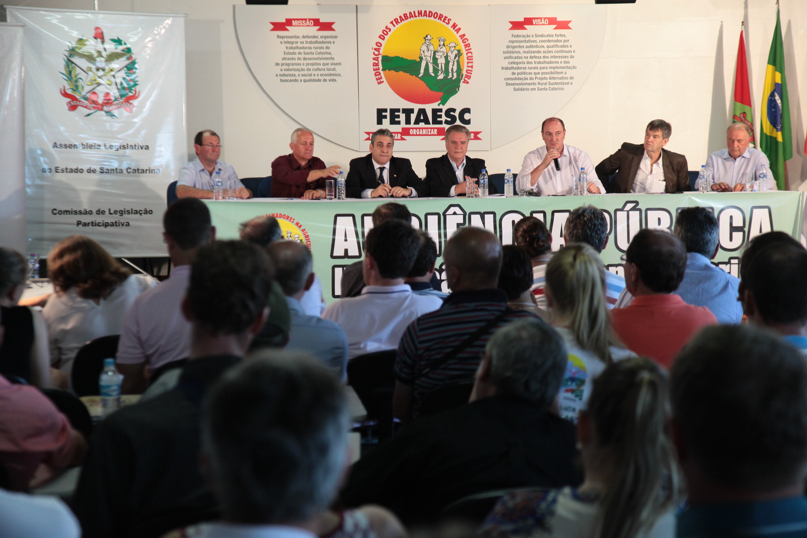 Audiência Pública para debater sobre A Escassez de Recursos para o Programa Nacional de Habitação Rural em Santa Catarina: perspectiva para demanda represada e novos atendimentos.