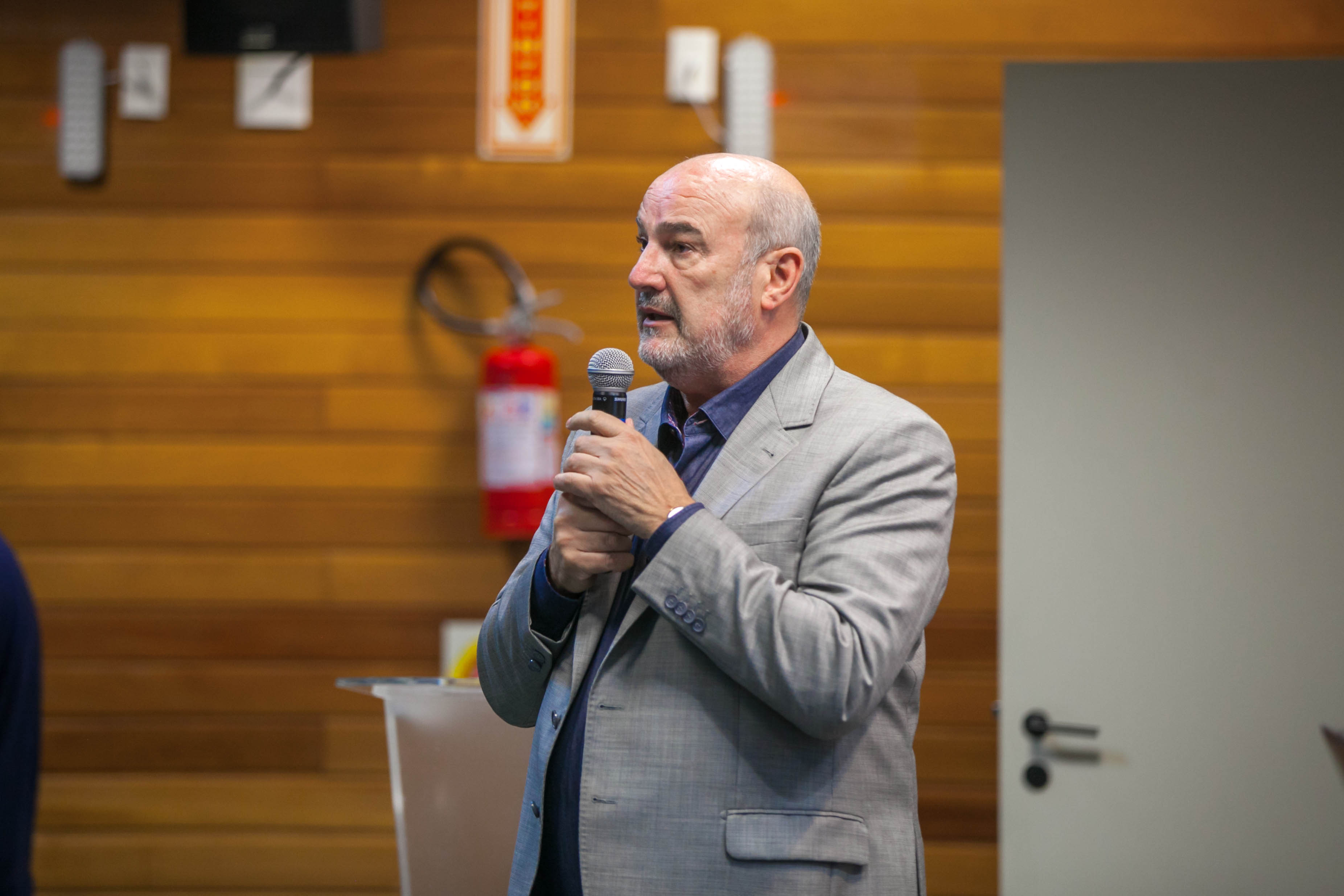 Eng. Valter José Gallina, Diretor Presidente da CASAN - Comissão de Transporte e Desenvolvimento Urbano