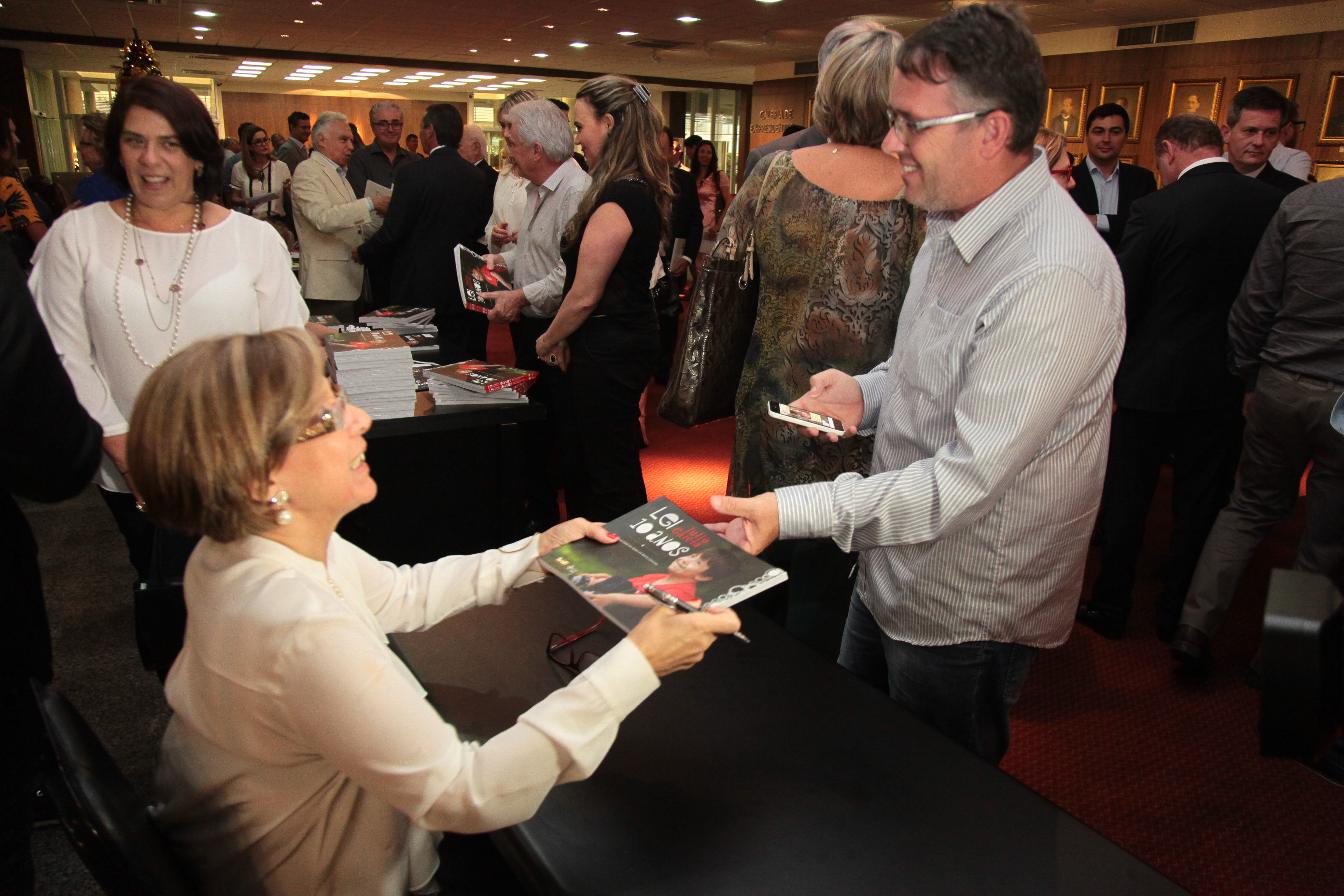 Lançamento do Livro Lei Julio Garcia - 10 anos. A Nova Realidade das Apaes de Santa Catarina.