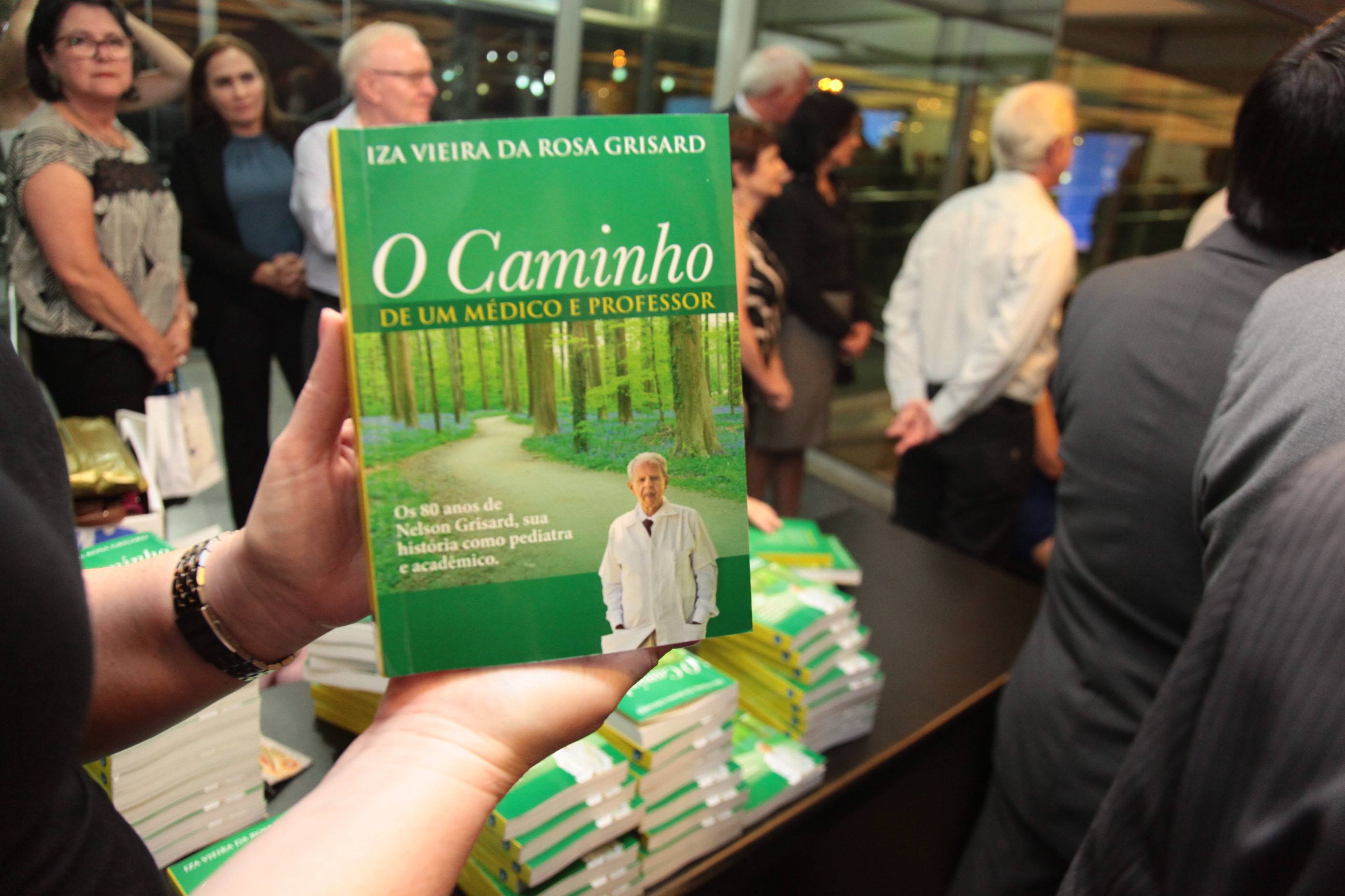Lançamento do livro O Caminho: de Médico a Professor. Foto: Miriam Zomer