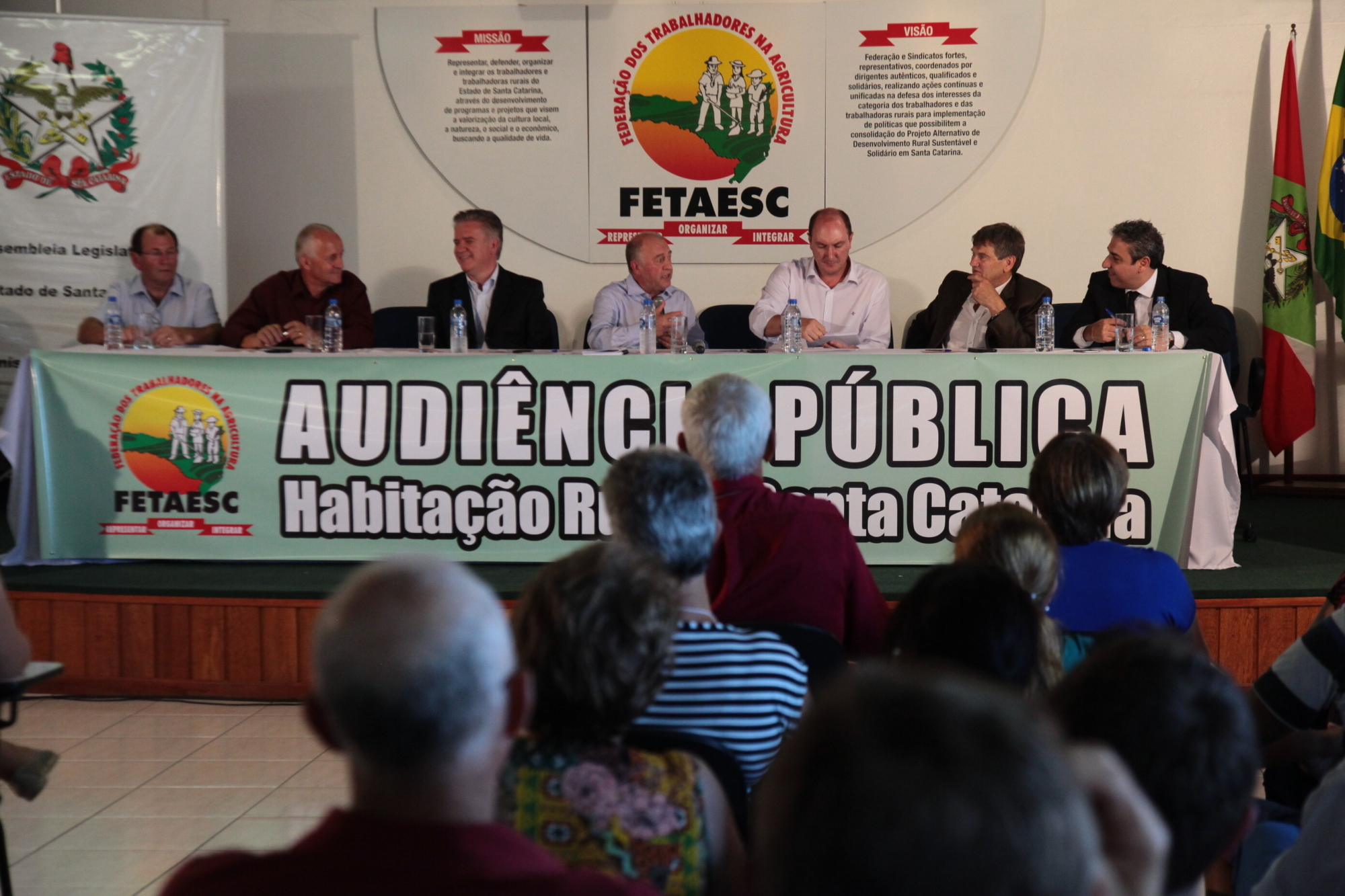 Agricultores pedem retomada de programa de habitação rural