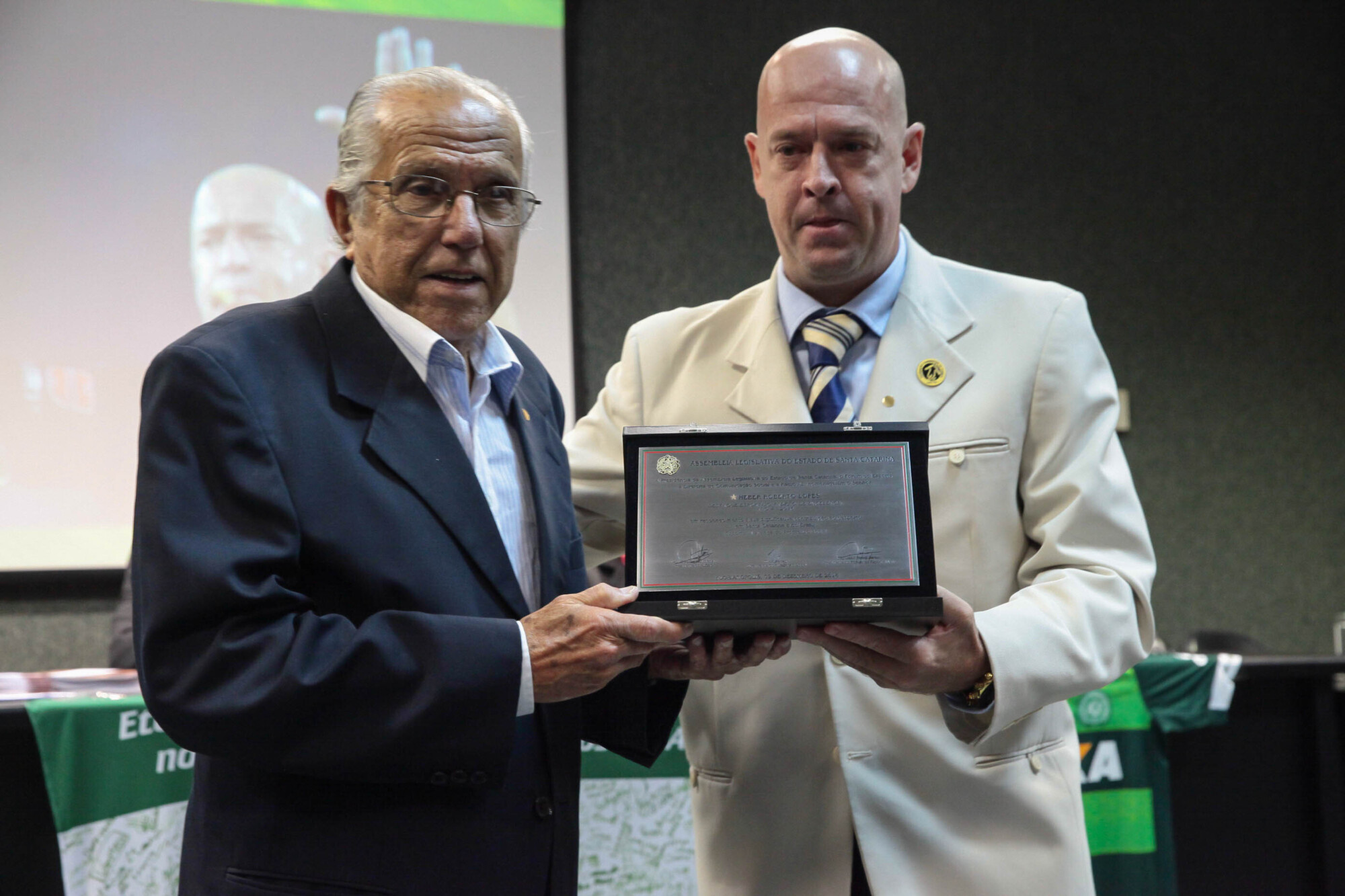 Fernando Linhares da Silva e Heber Roberto Lopes