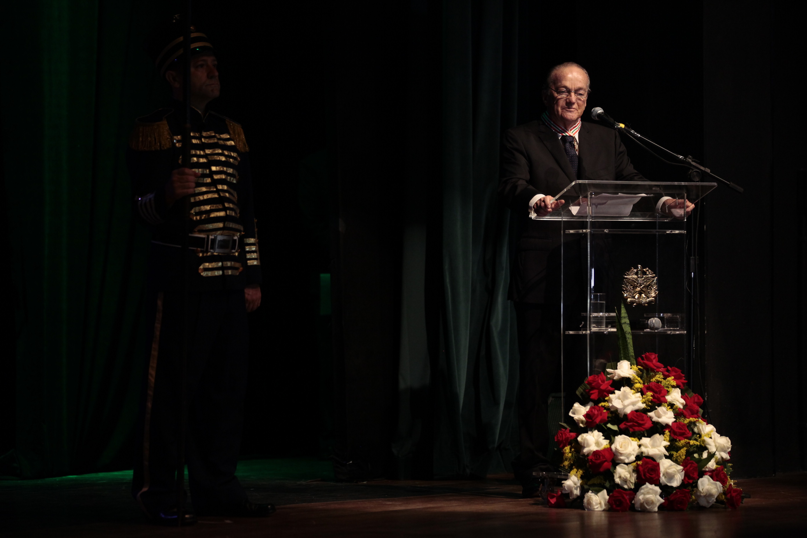Outorga da Medalha Anita Garibaldi a Jorge Bornhausen.