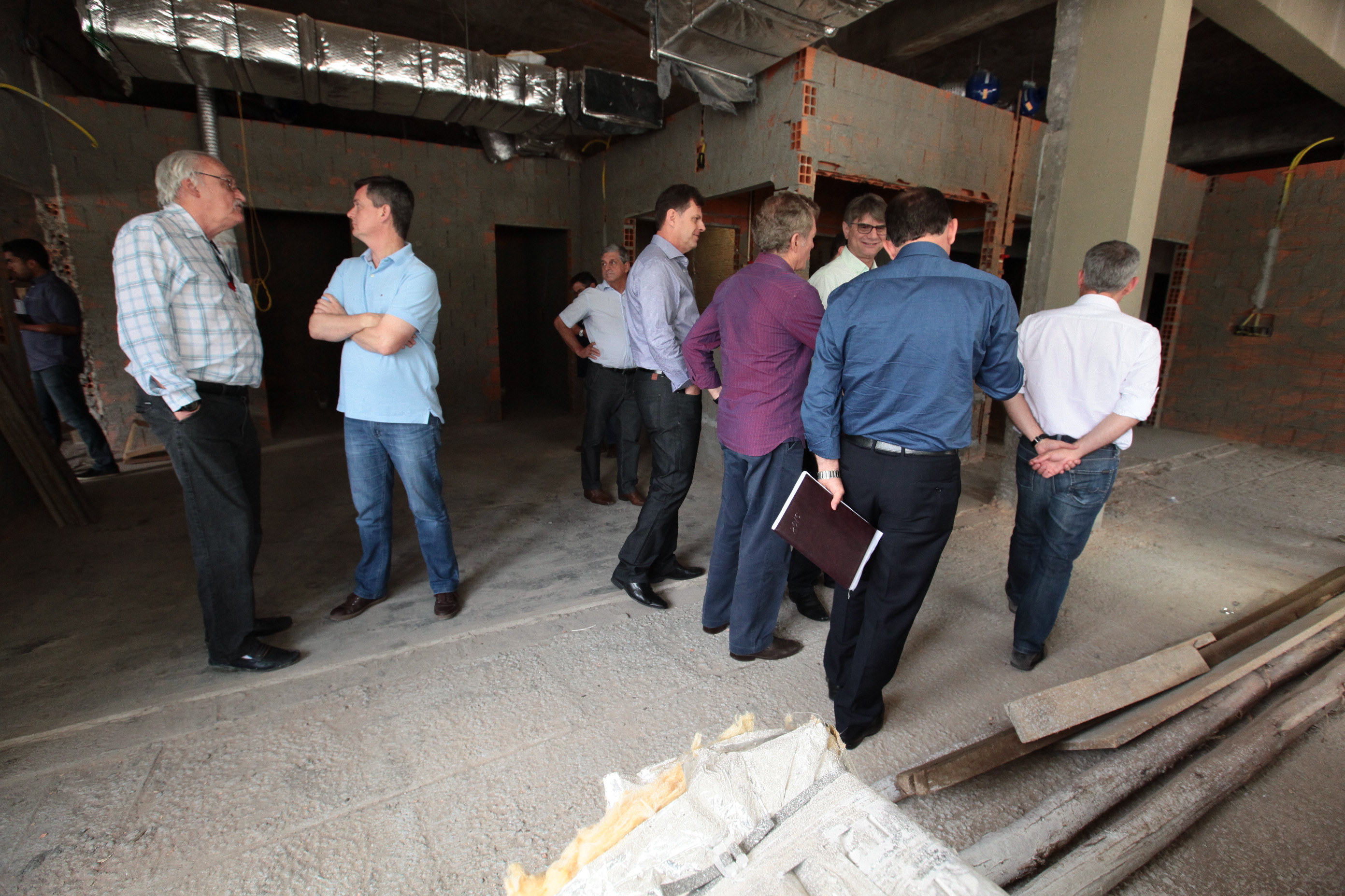 Vistoria das obras no Hospital Regional Alto Vale.