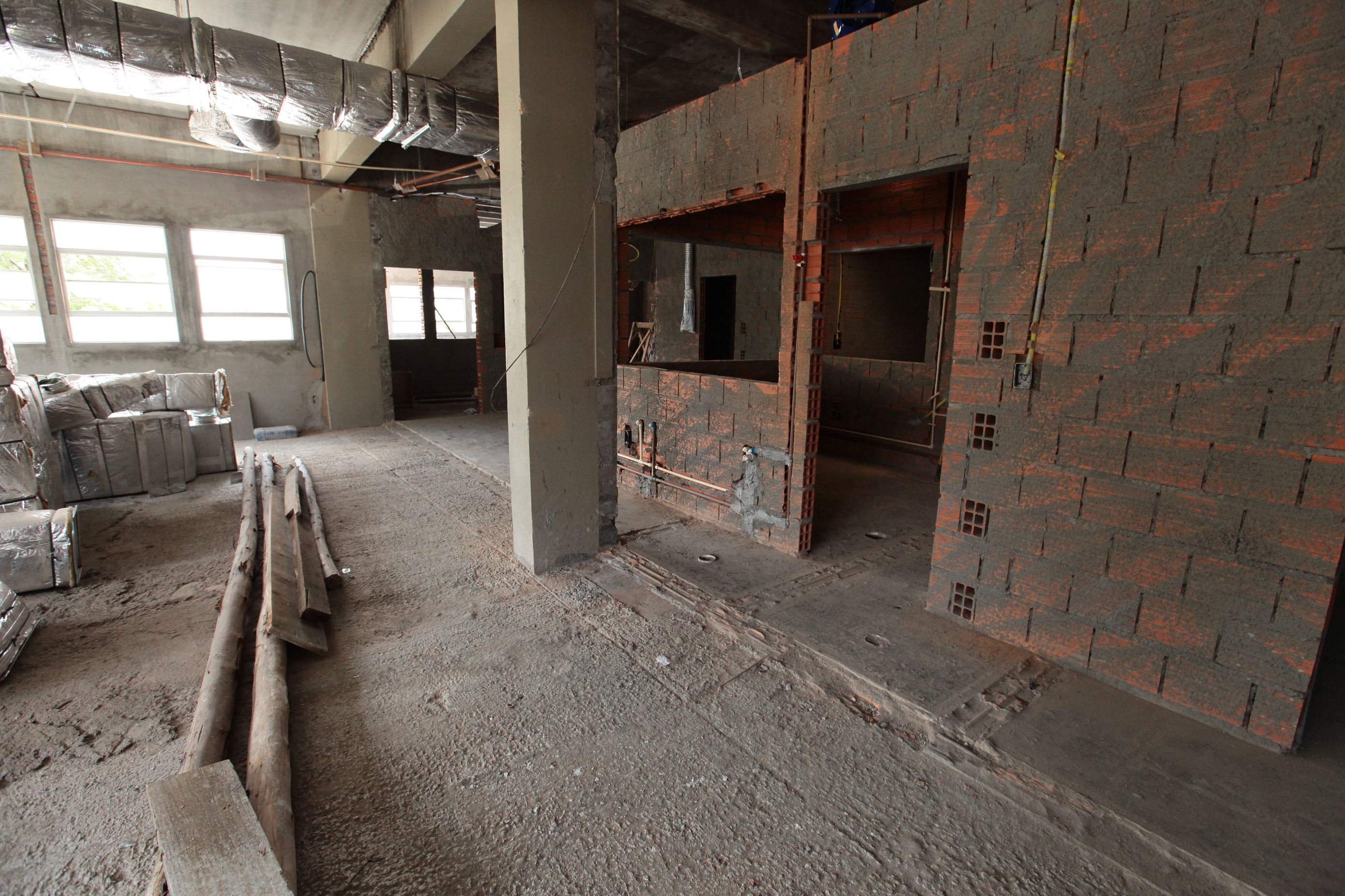 Vistoria das obras no Hospital Regional Alto Vale.