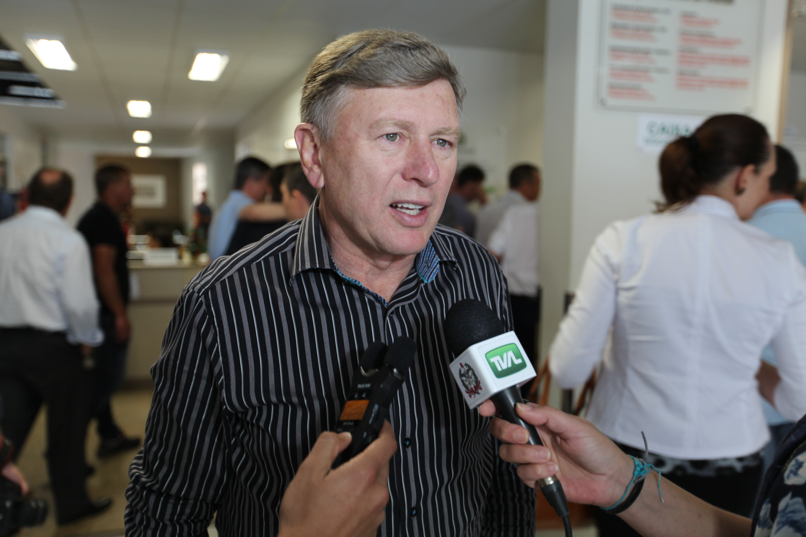 Vistoria das obras no Hospital Regional Alto Vale.  Milton Hobus.