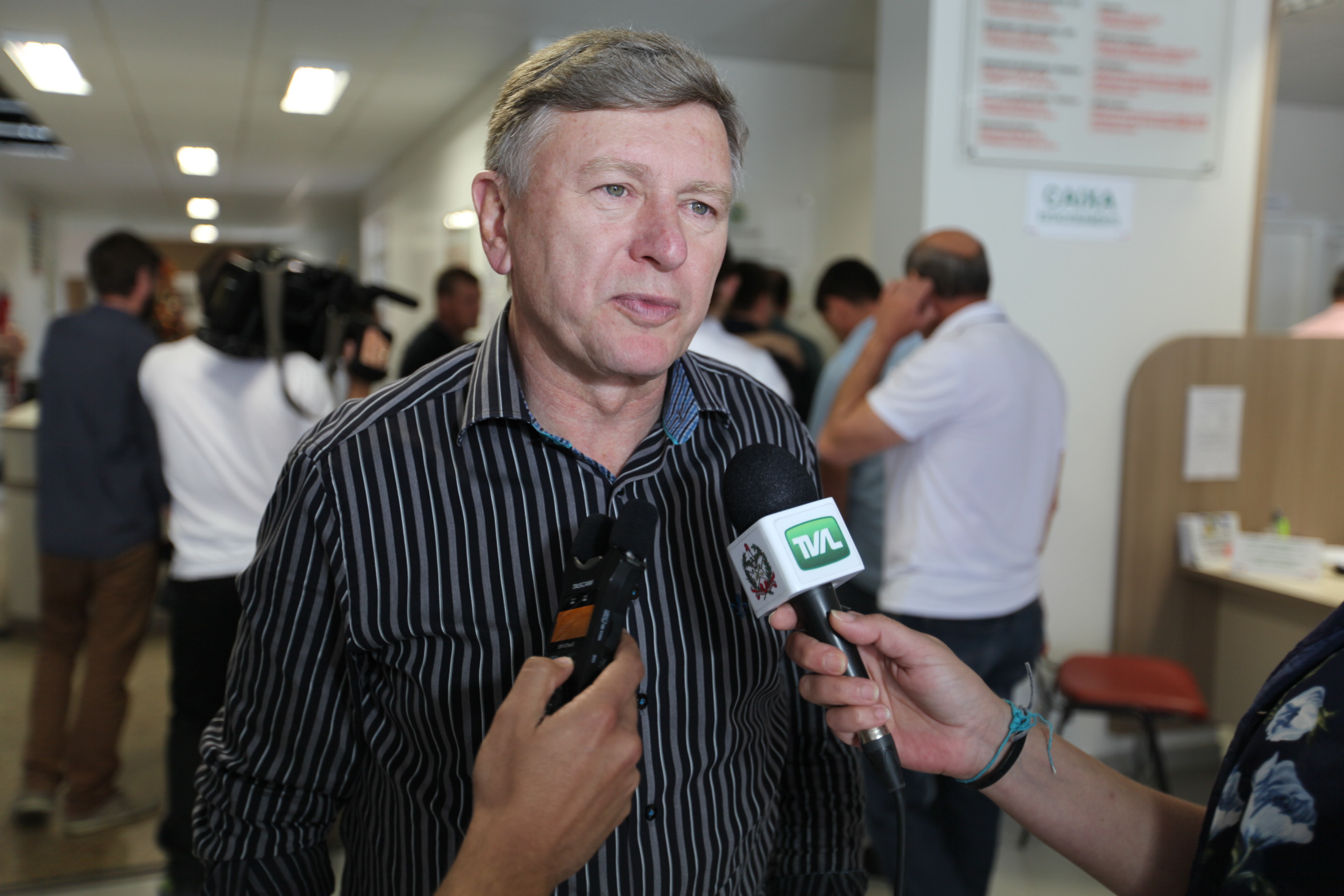 Vistoria das obras no Hospital Regional Alto Vale. Milton Hobus.