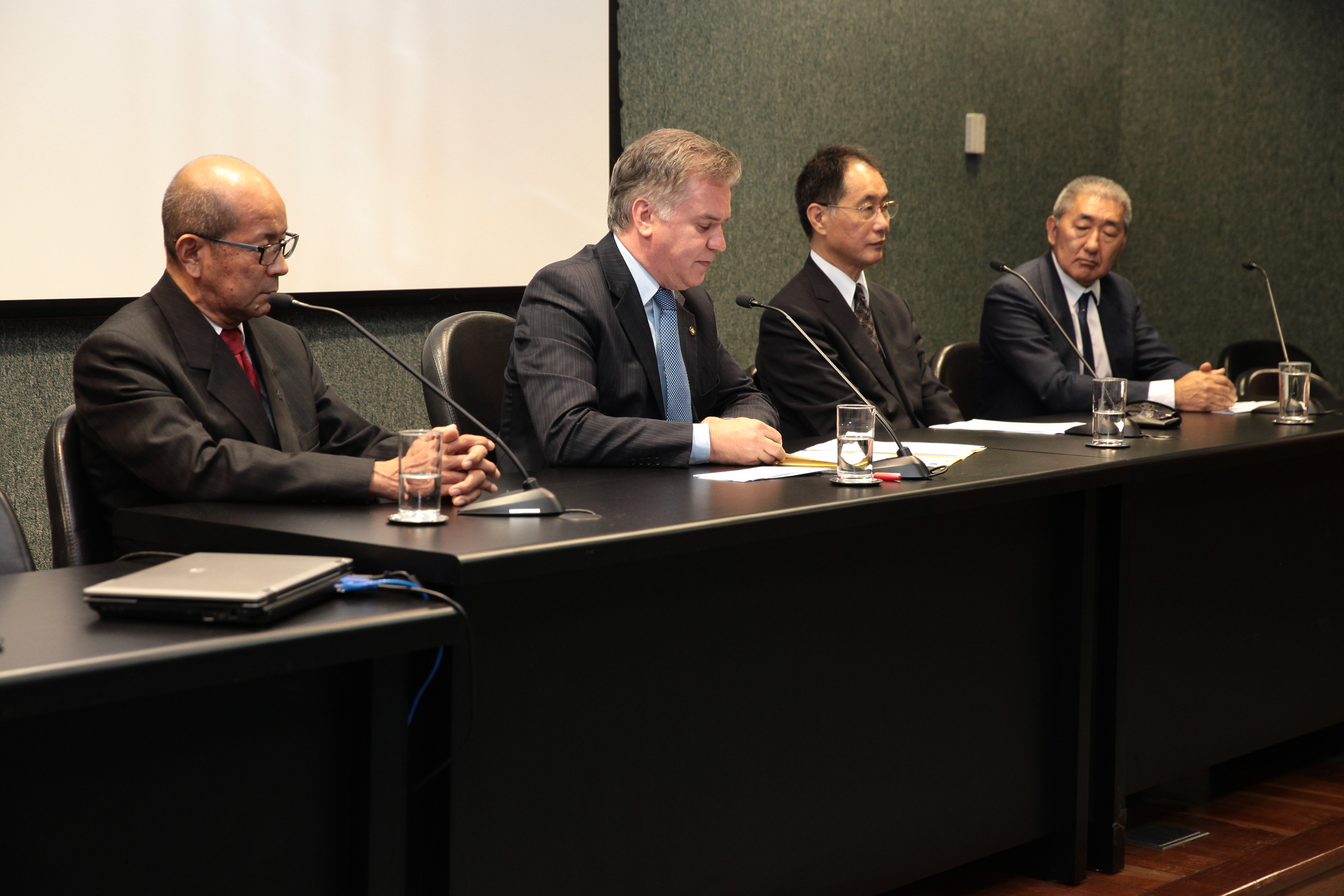 Elídio (e), Deputado César Valduga, Toshio Ikeda, Jorge Sato.