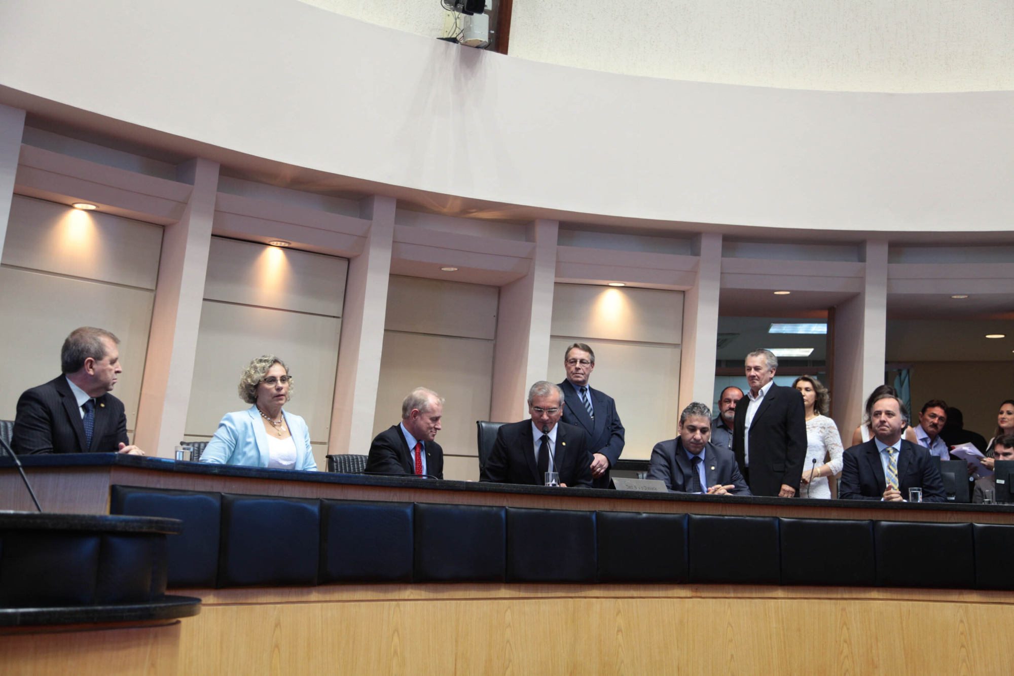Entenda as atribuições de cada um dos membros da Mesa