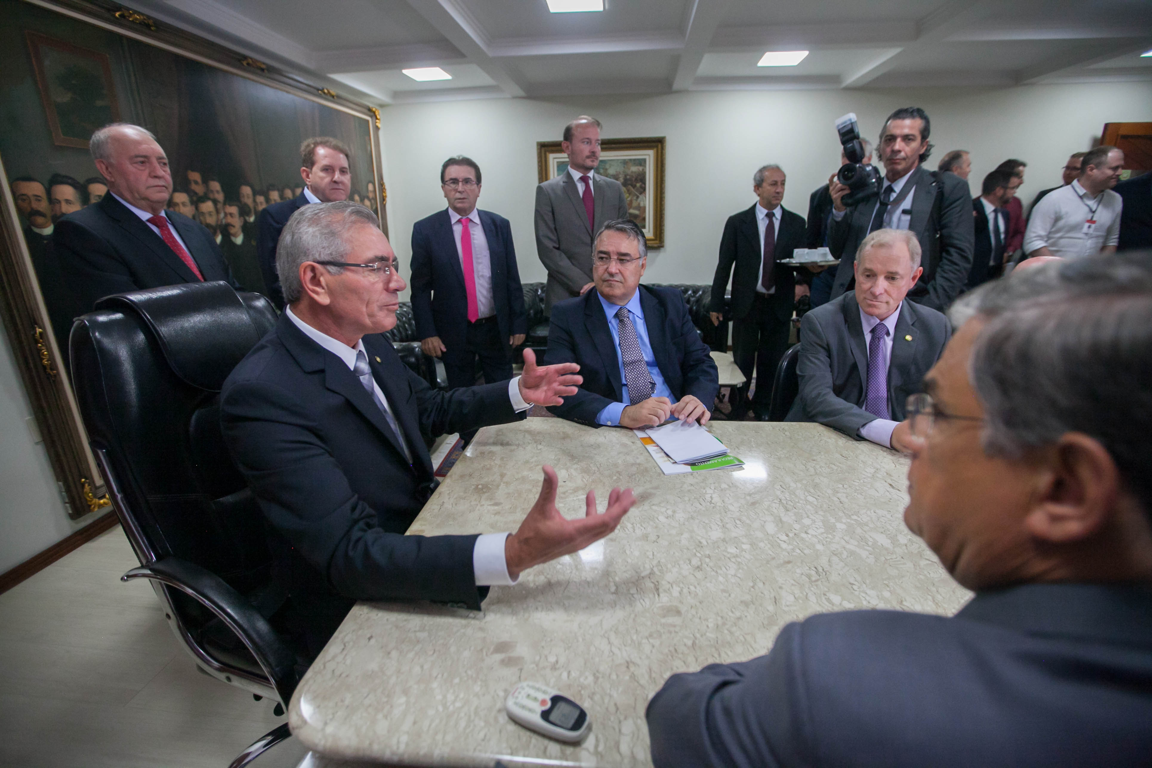 Governador se reune com lideranças da ALESC na Presidência