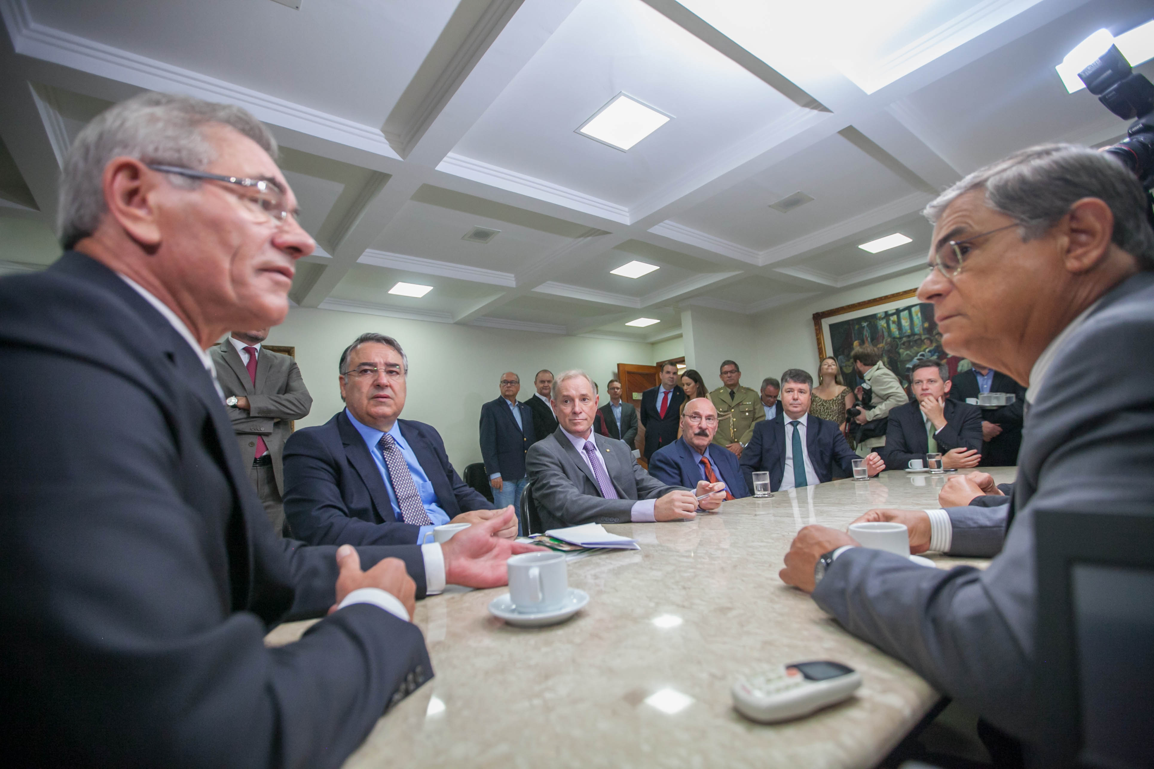 Governador se reune com lideranças da ALESC na Presidência