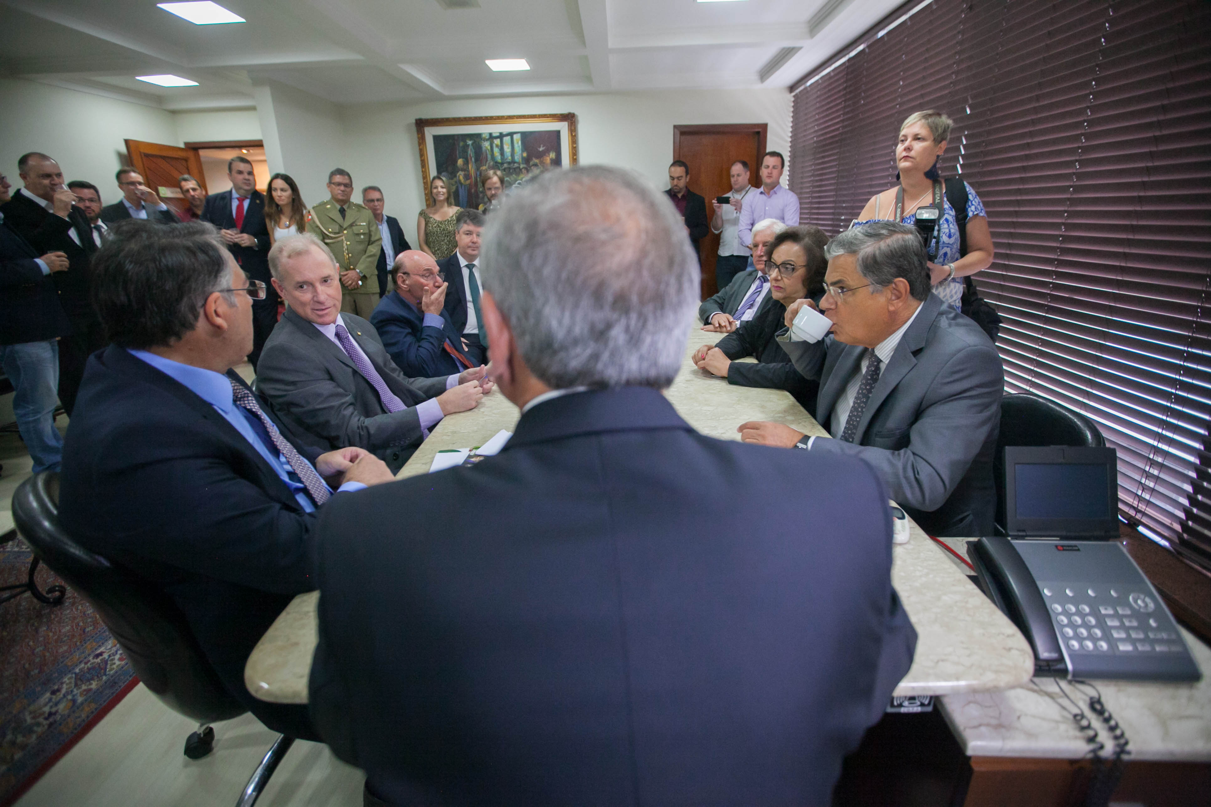 Governador se reune com lideranças da ALESC na Presidência