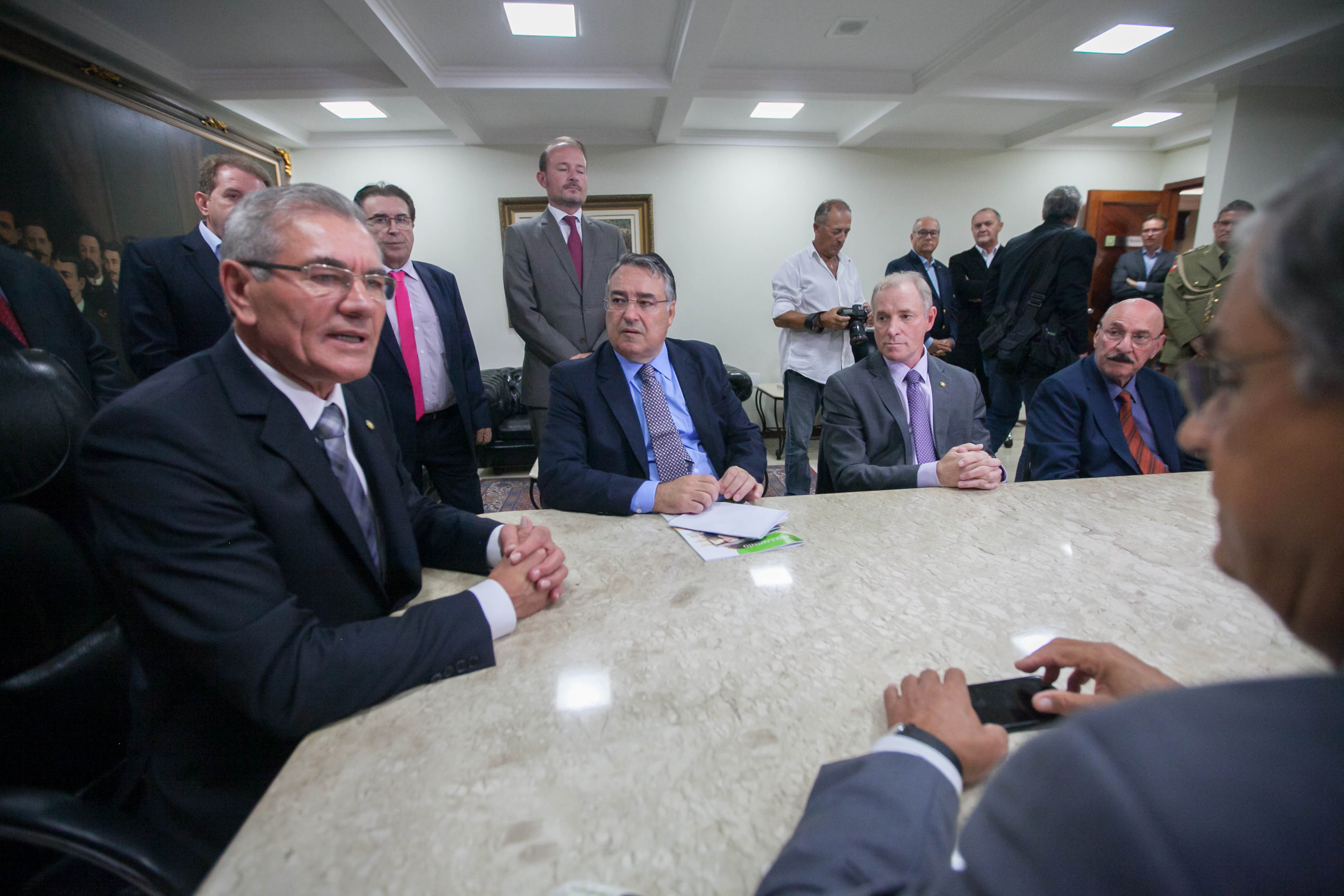 Governador se reune com lideranças da ALESC na Presidência