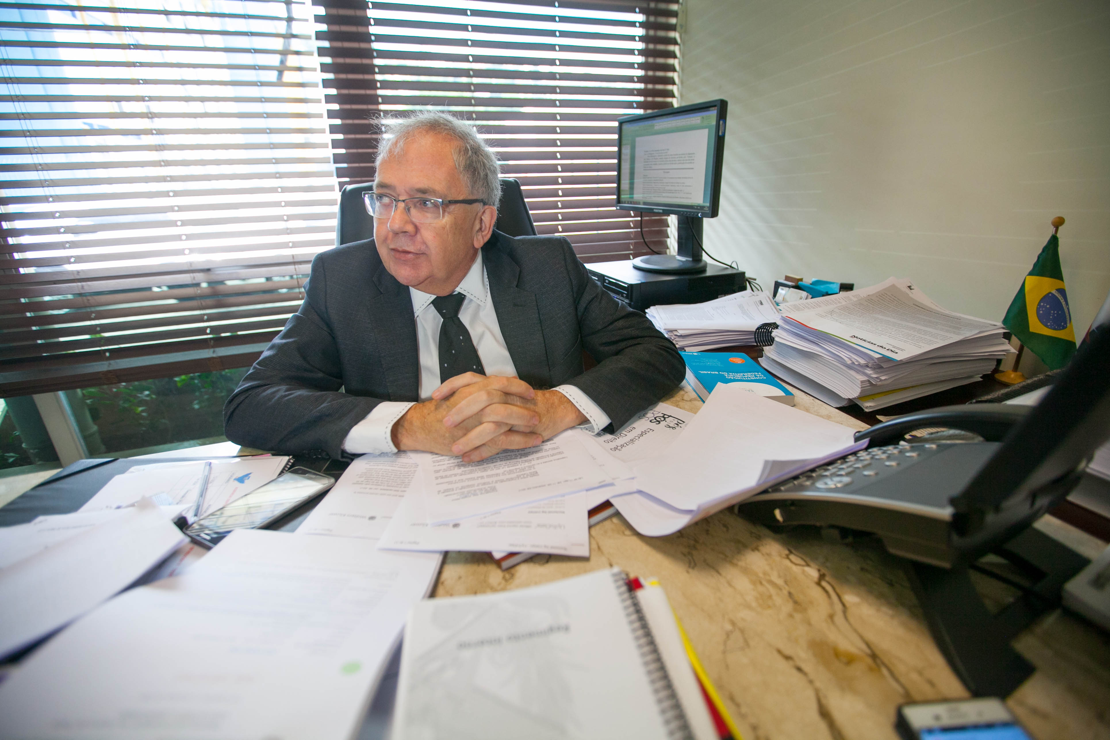 Deputado Fernando Coruja da entrevista sobre a Lei da Violência Obstétrica