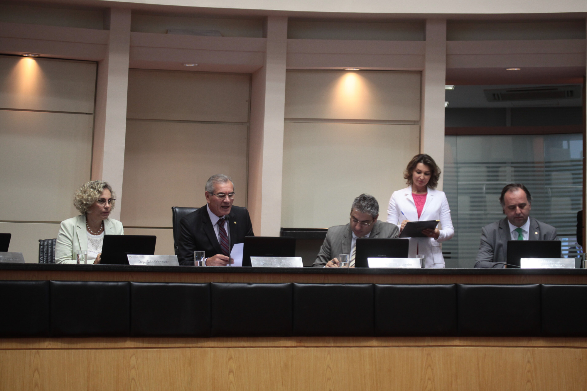 Pronunciamentos dos parlamentares na Sessão desta terça (07)