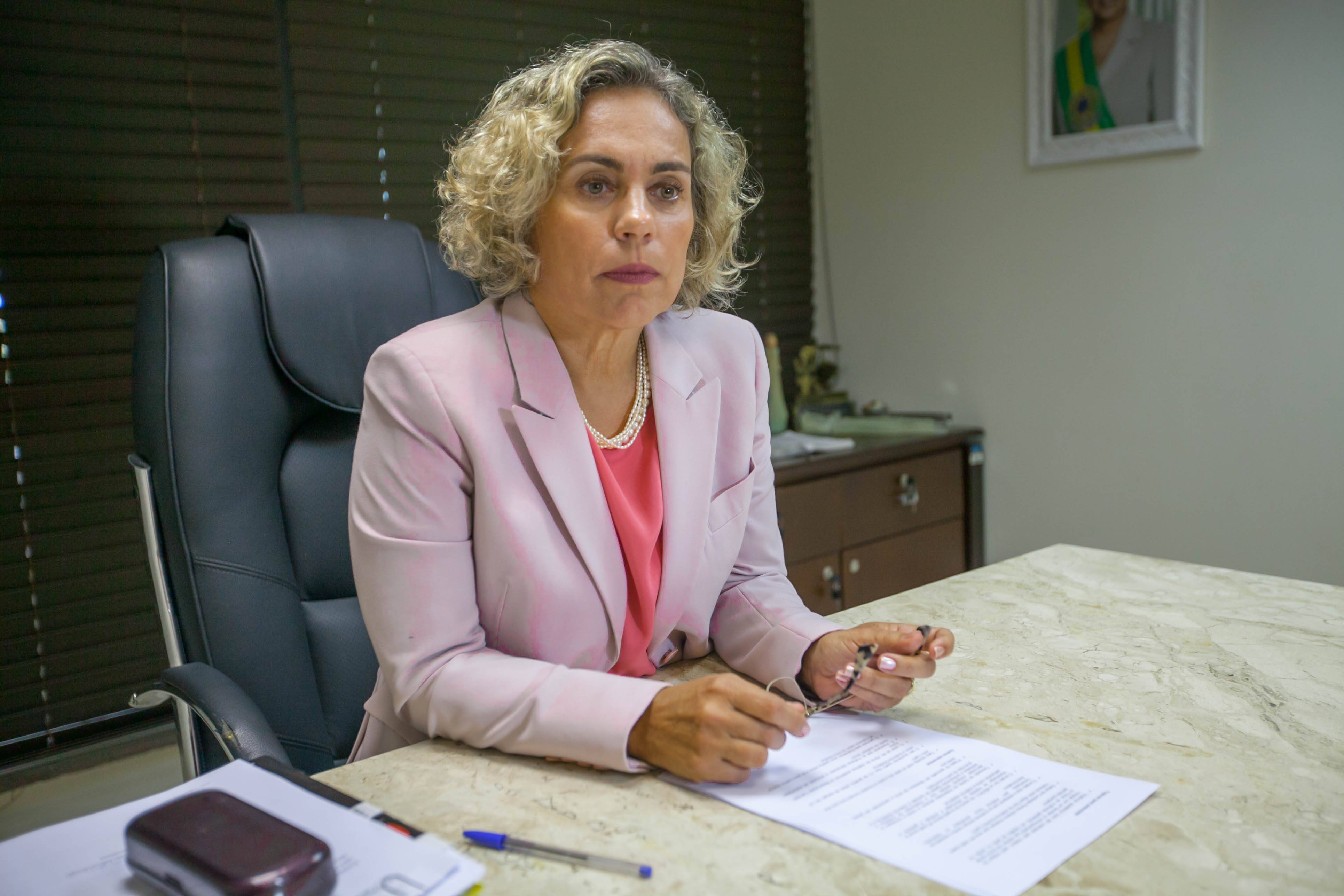 Deputada Ana Paula Lima (PT) Fala Sobre Lei da Violência Obstétrica.