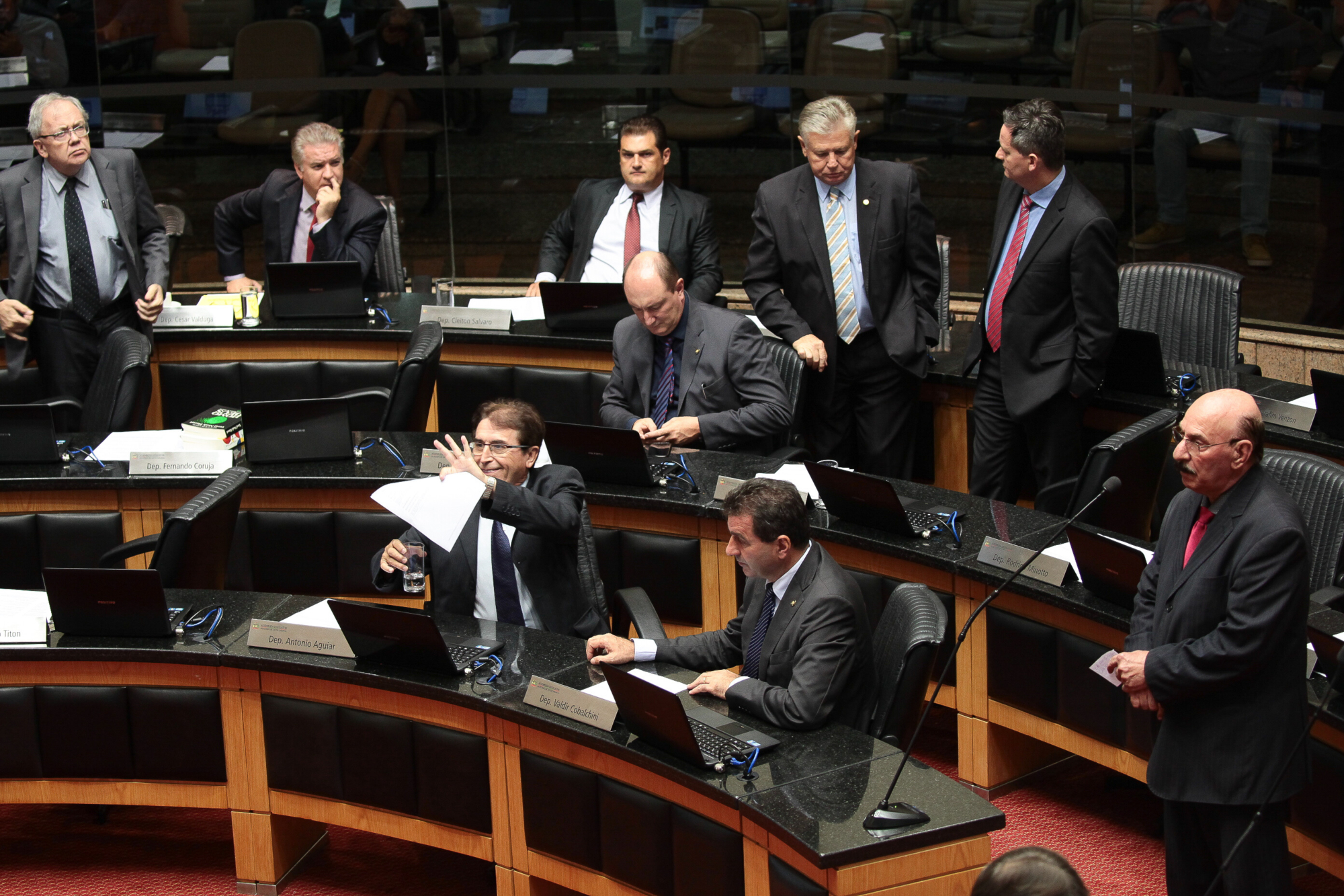 Pronunciamentos dos deputados na sessão plenária desta terça (21)