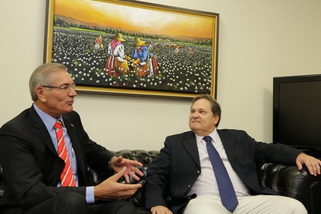 Presidente do TRE (E) visita presidente da Alesc. Foto: Carlos Kilian / Agência AL
