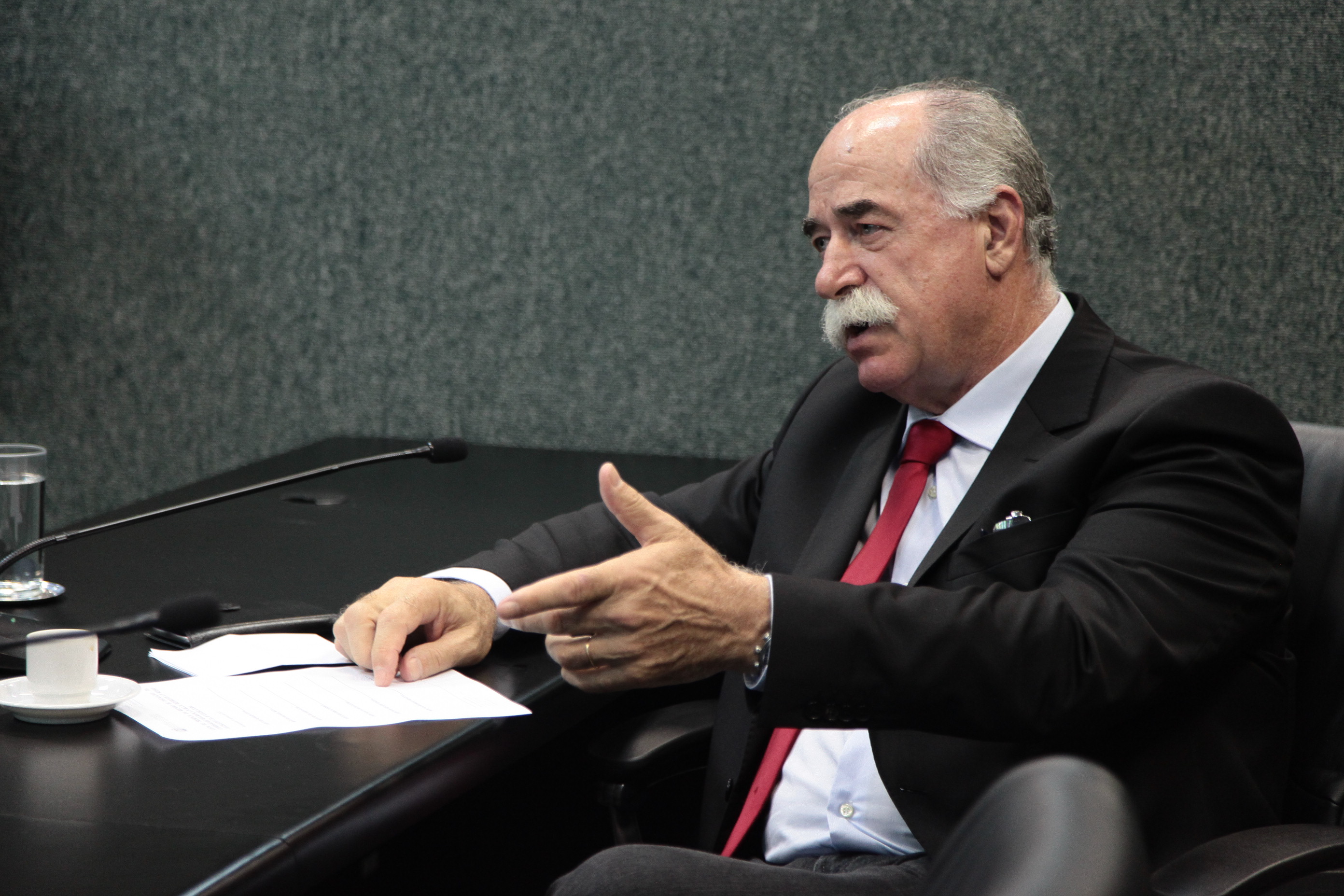 Comissão de defesa dos direitos da criança e do adolescente.  Deputado Romildo Titon (PMDB)..