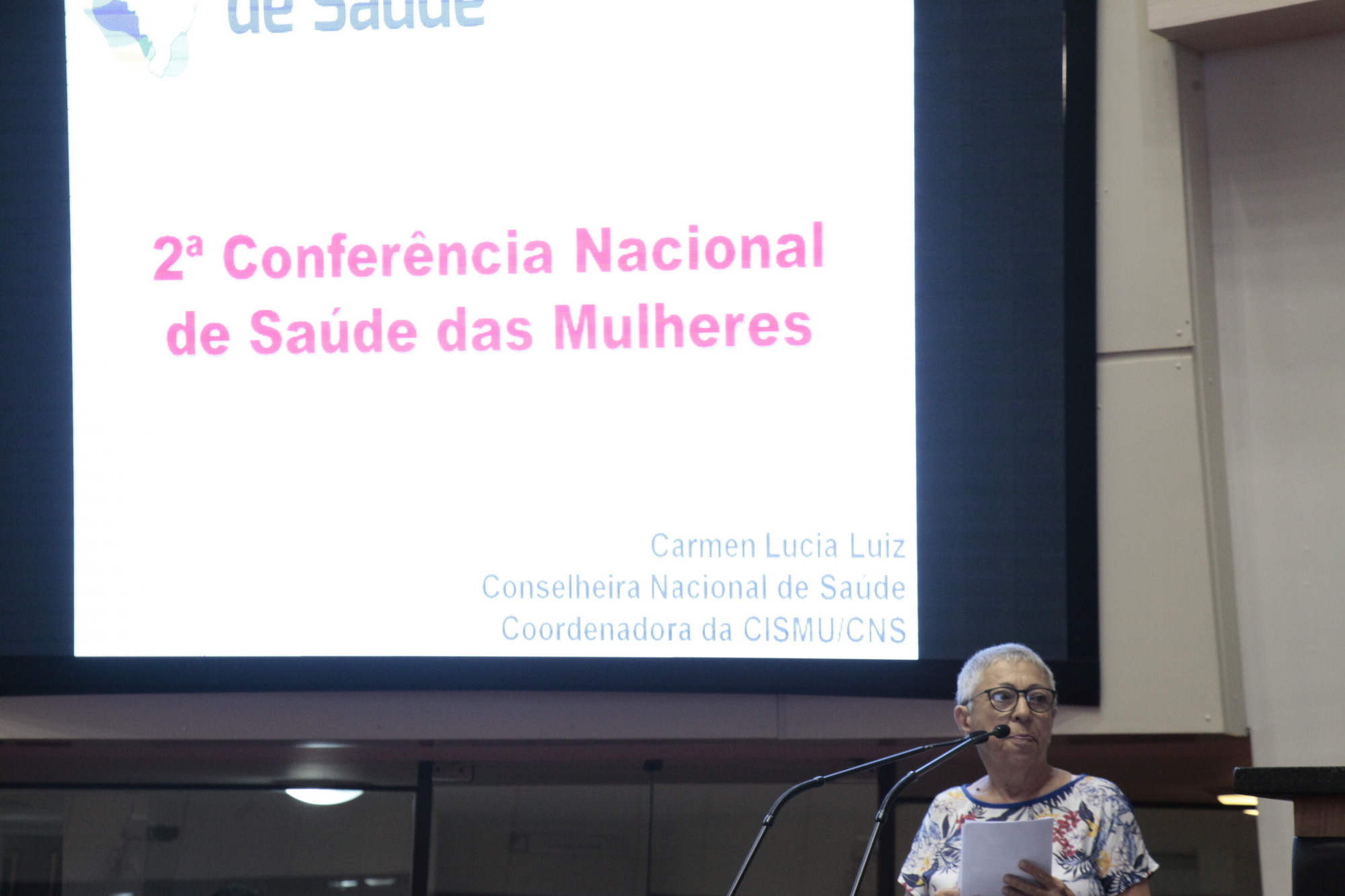 Conferência Nacional de Saúde da Mulher ganha destaque em plenário