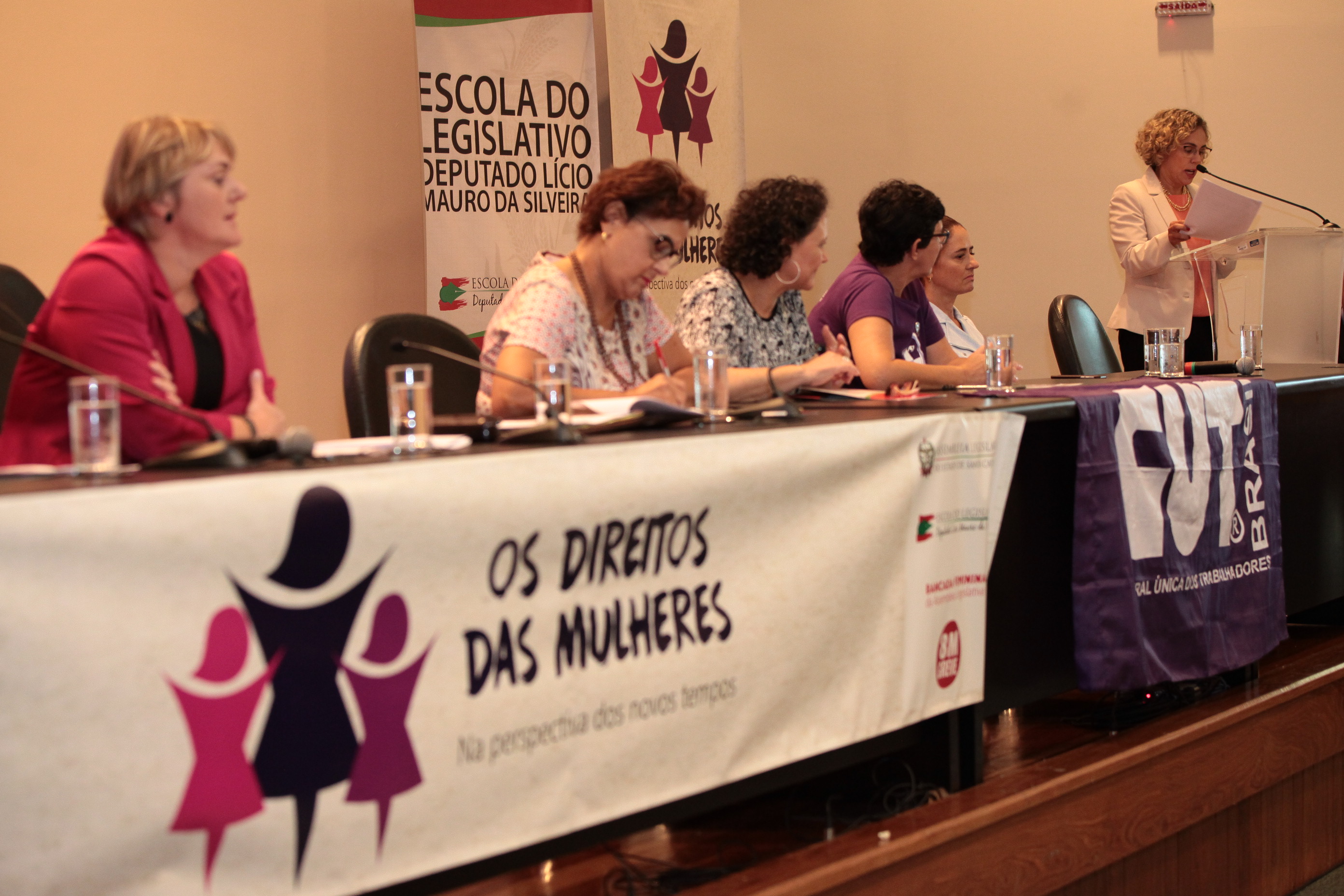 Ato Comemorativo ao Dia Internacional da Mulher.