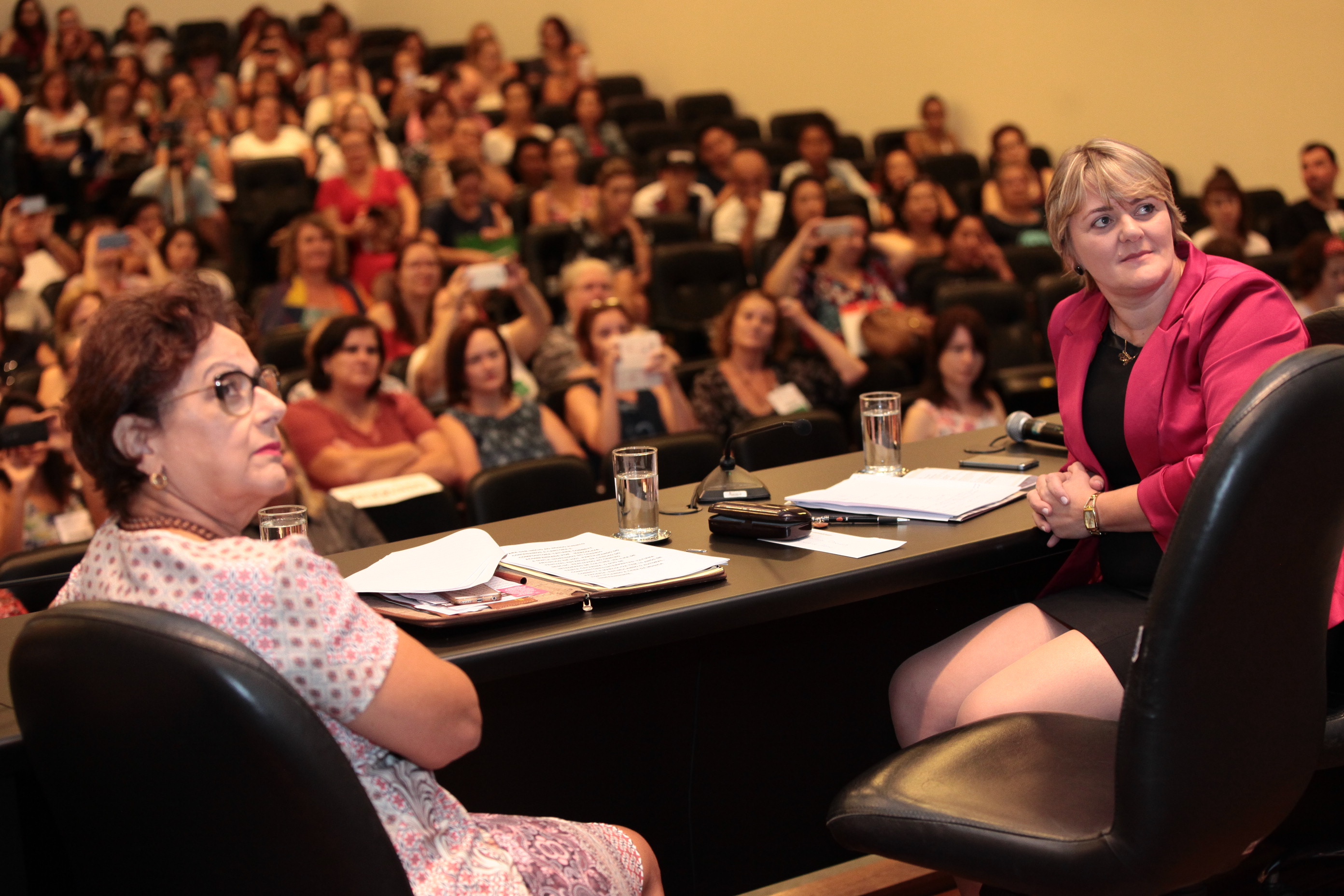 Ato Comemorativo ao Dia Internacional da Mulher.