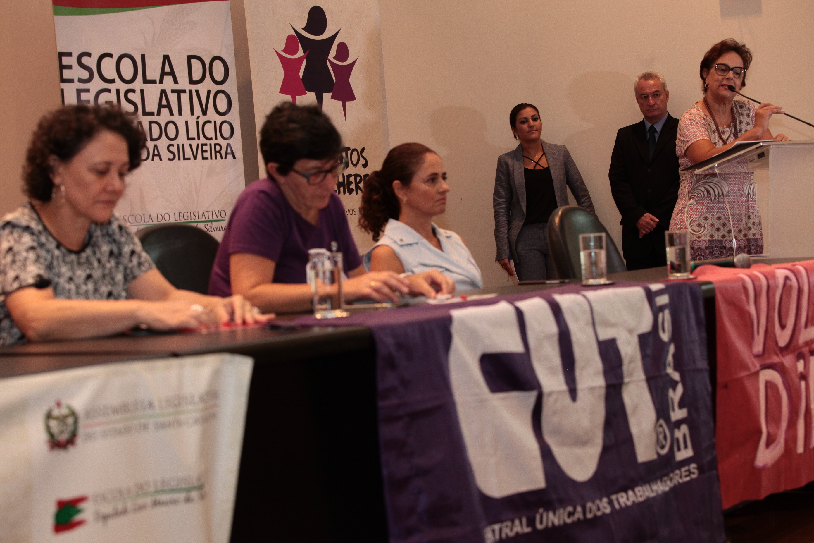 Ato Comemorativo ao Dia Internacional da Mulher.