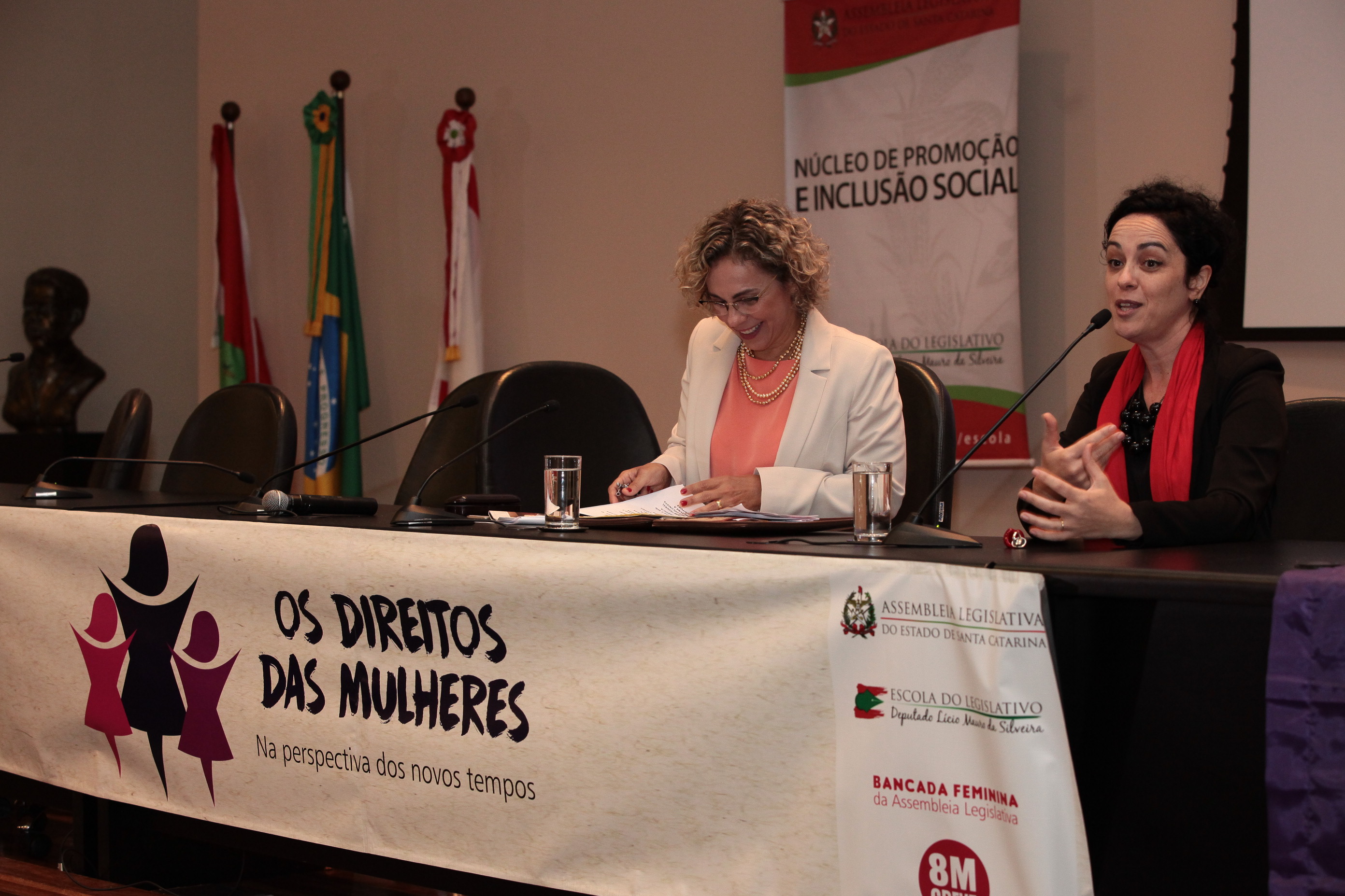 Ato Comemorativo ao Dia Internacional da Mulher.