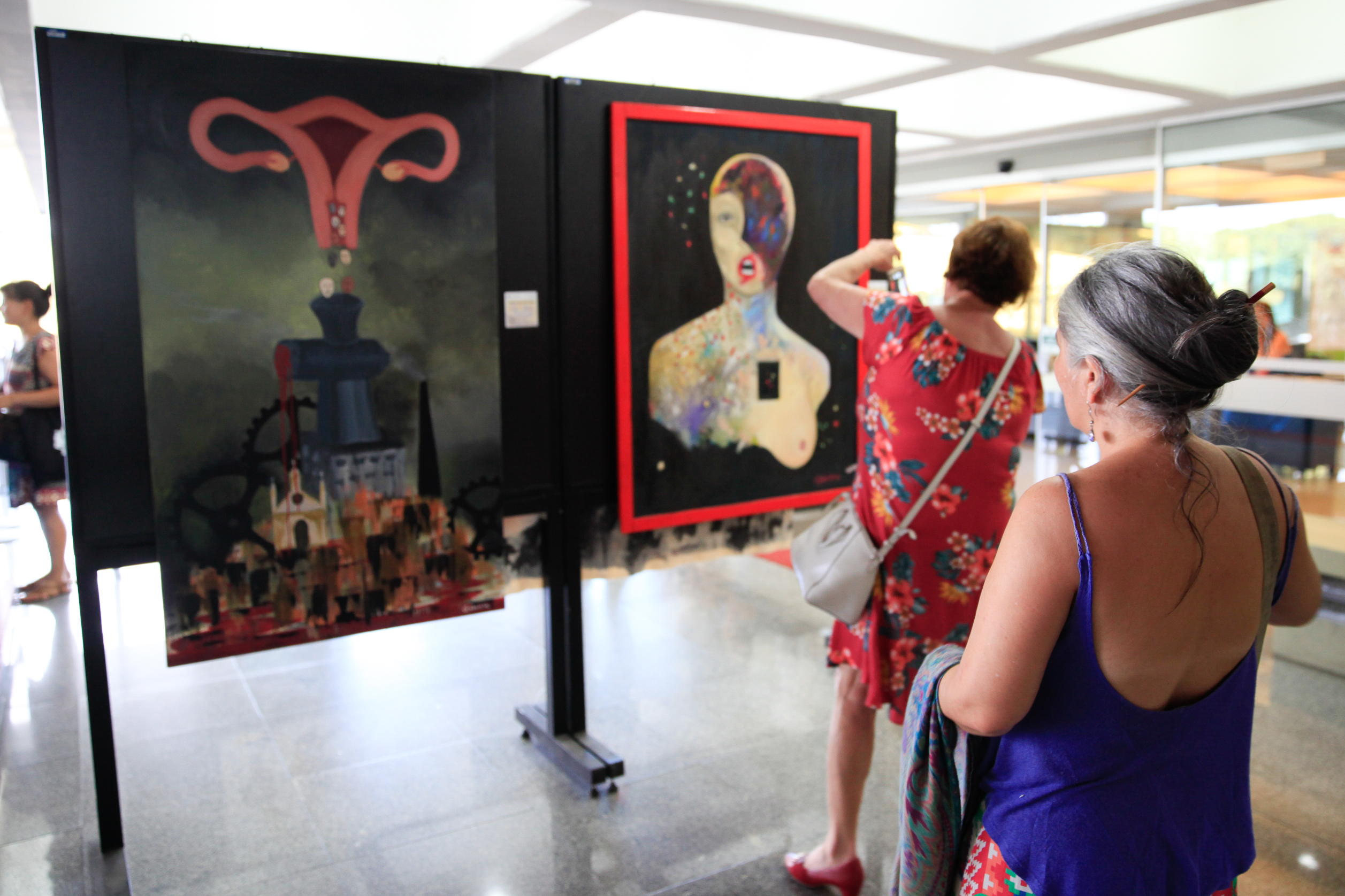 Exposição Conexões Viscerais.