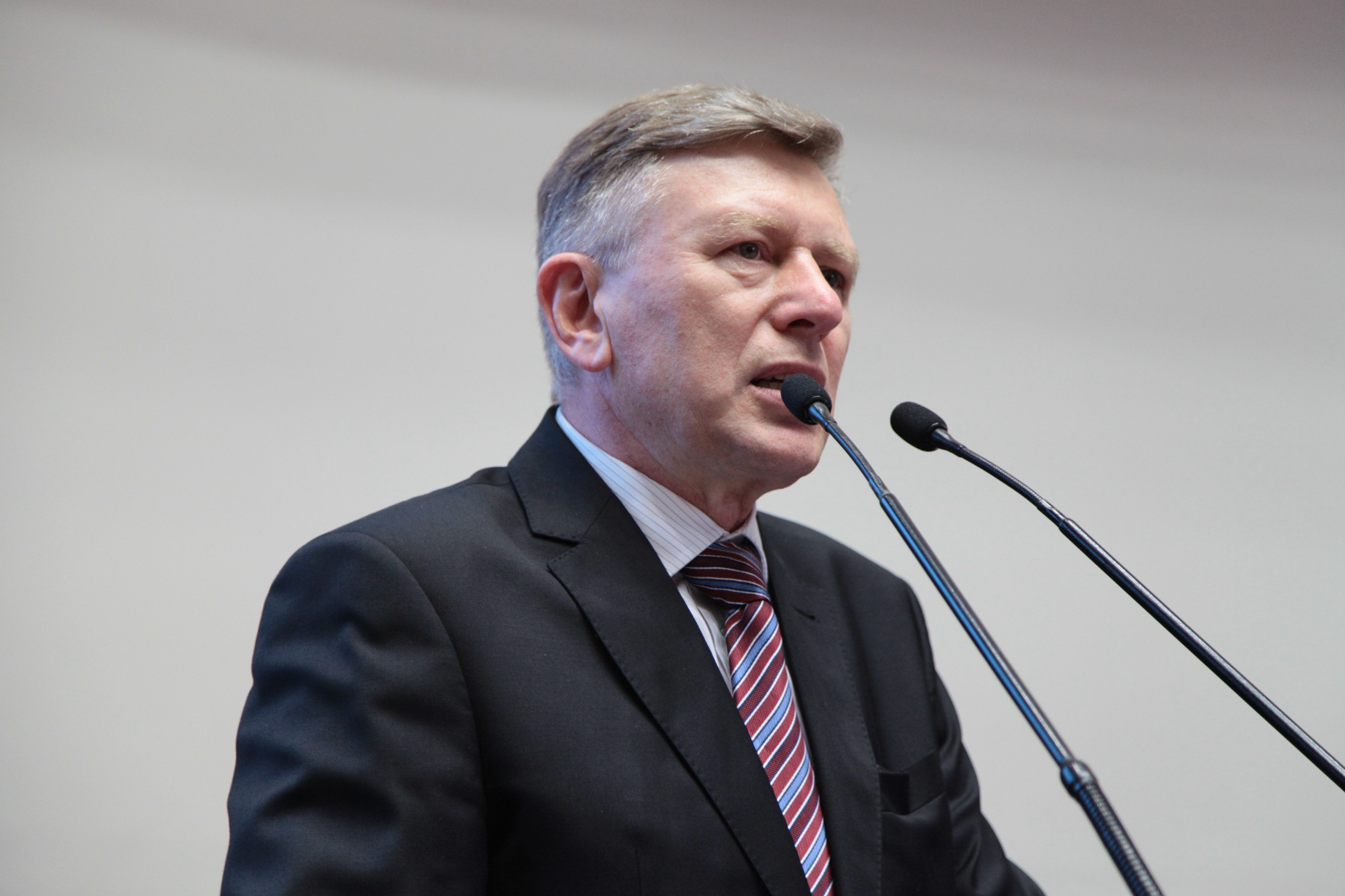 Sessão Ordinária. Sessão Ordinária. Deputado Milton Hobus (PSD).