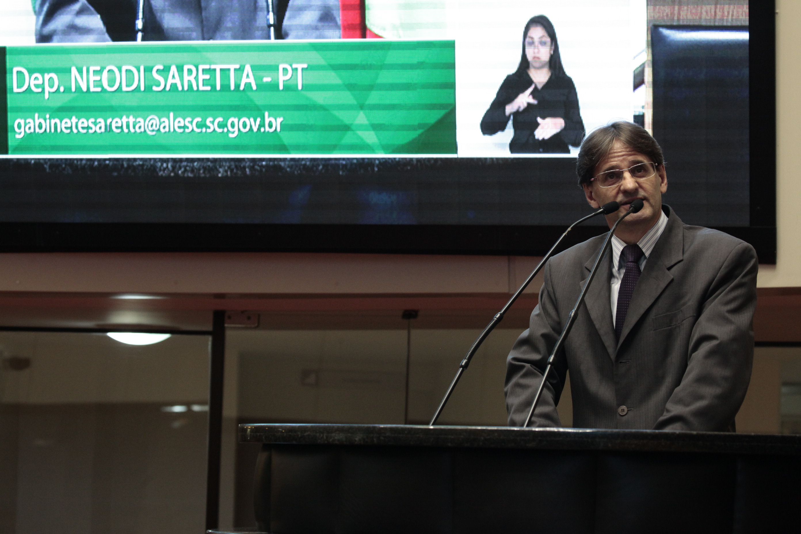 Deputado Neodi Saretta (PT). Sessão Ordinária.
