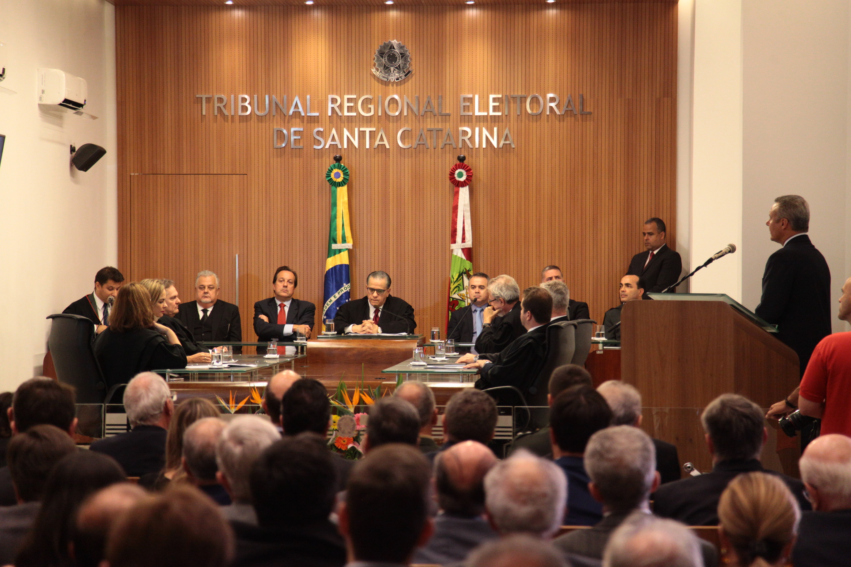 Posse no TRE
