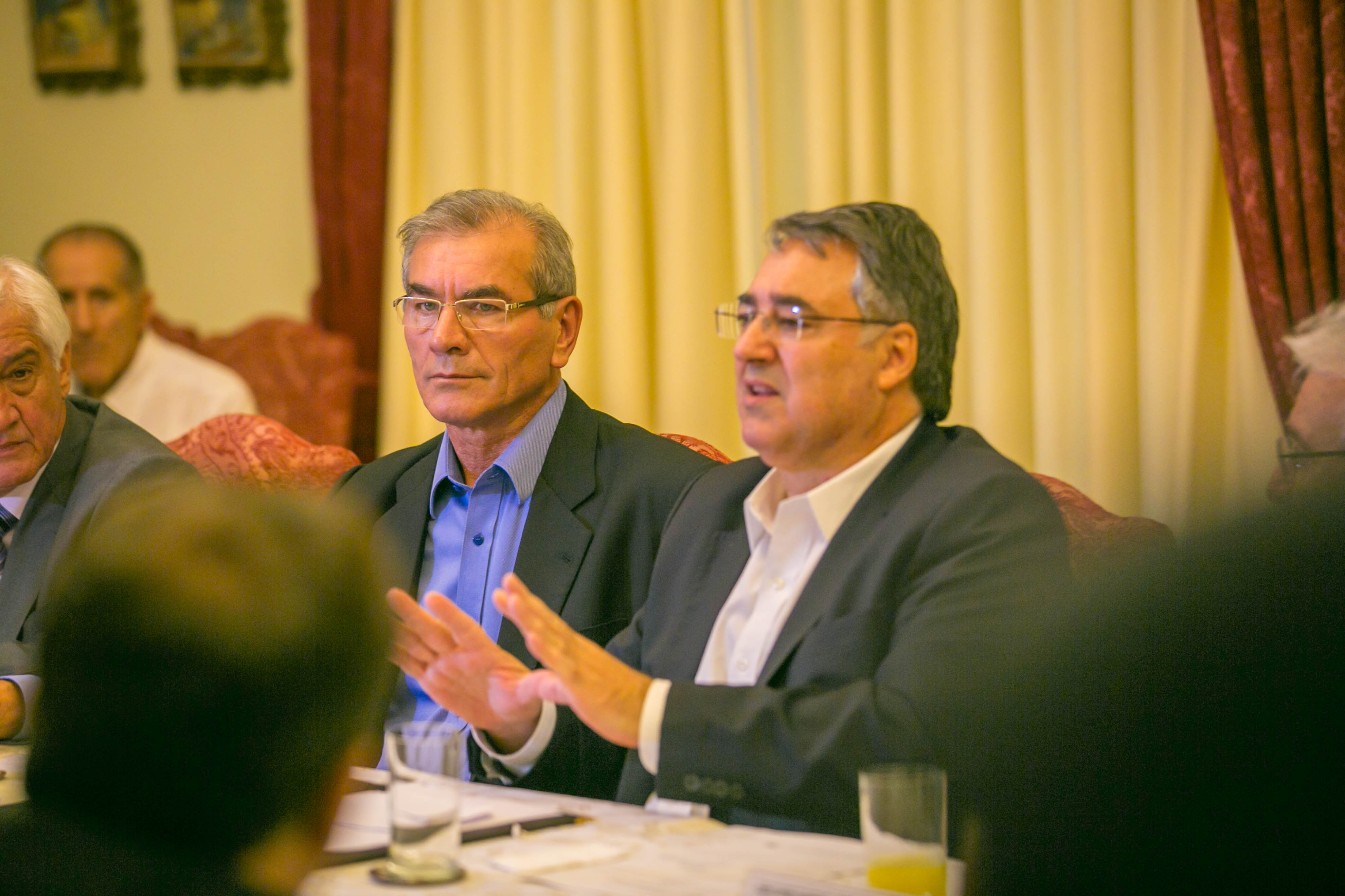 Reunião na Casa da Agronômica