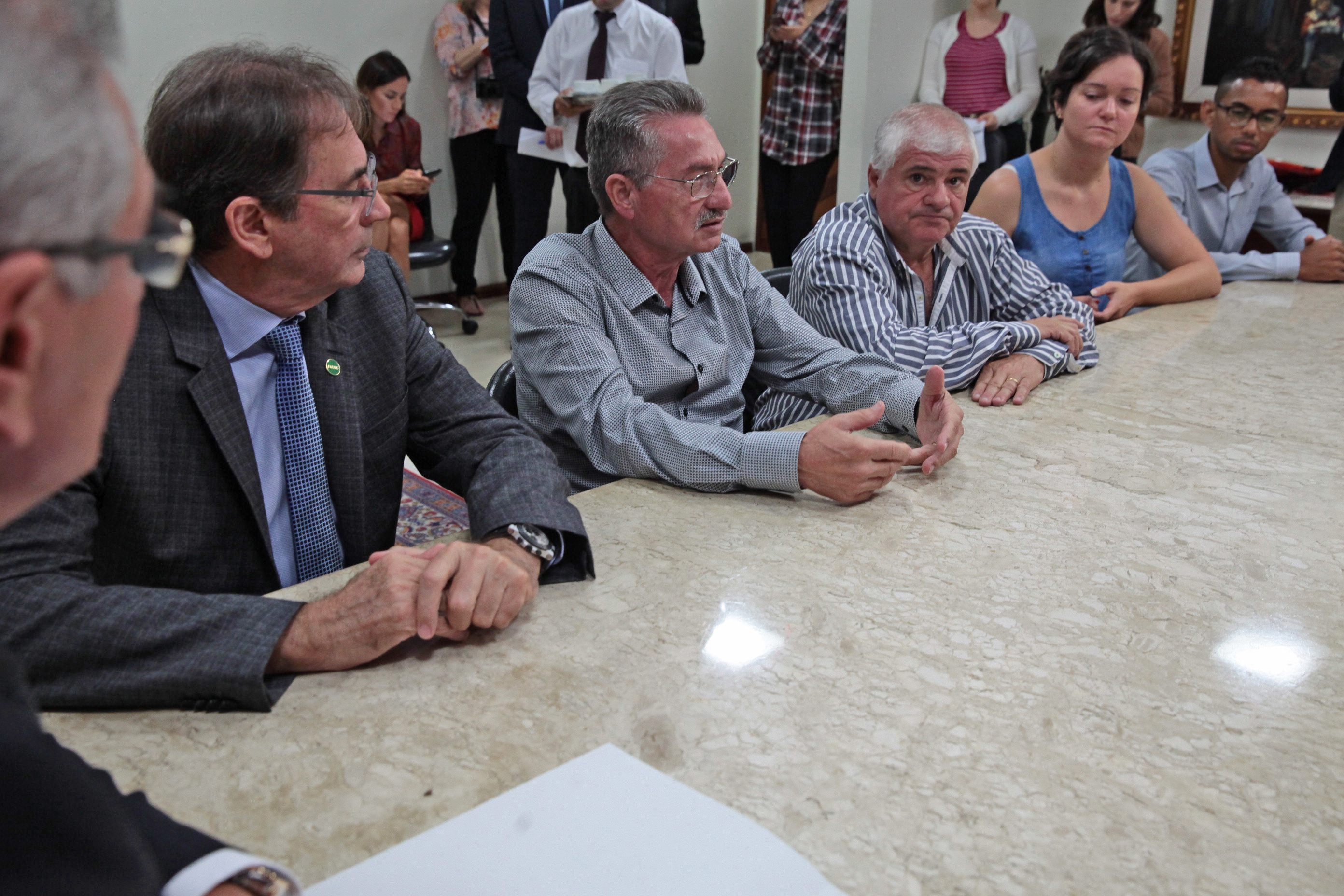 Casa Civil Protocola Projeto de Lei do Salário Mínimo Regional Junto à Presidência da Alesc
