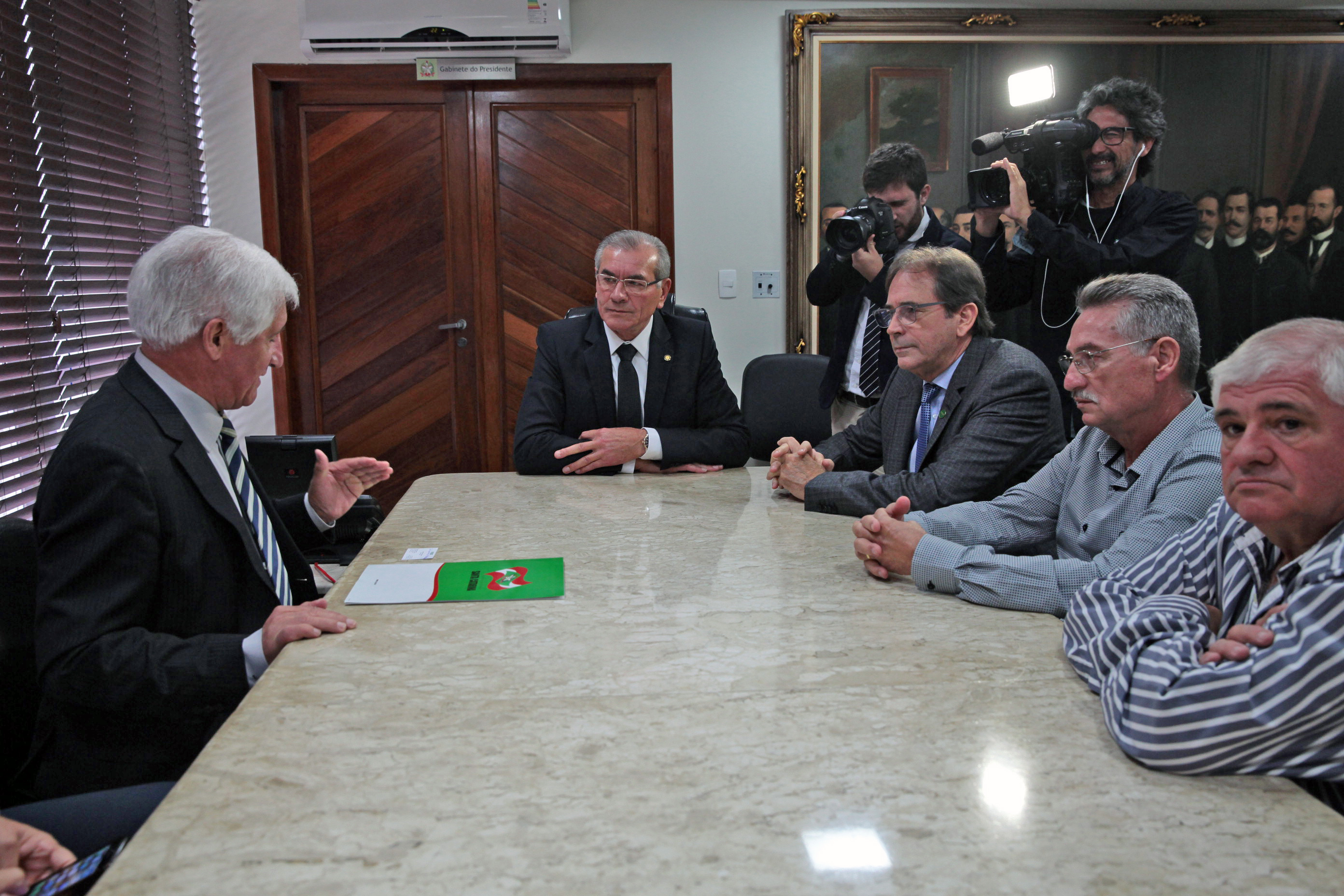 Casa Civil Protocola Projeto de Lei do Salário Mínimo Regional Junto à Presidência da Alesc
