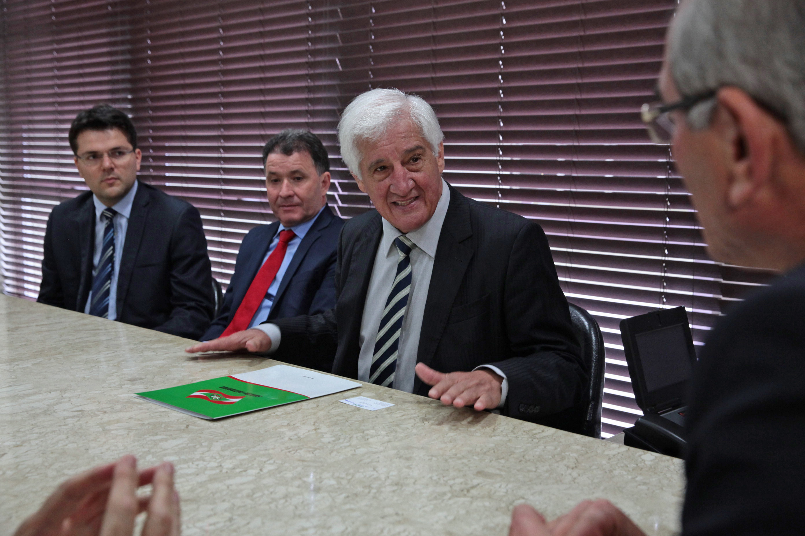 Casa Civil Protocola Projeto de Lei do Salário Mínimo Regional Junto à Presidência da Alesc