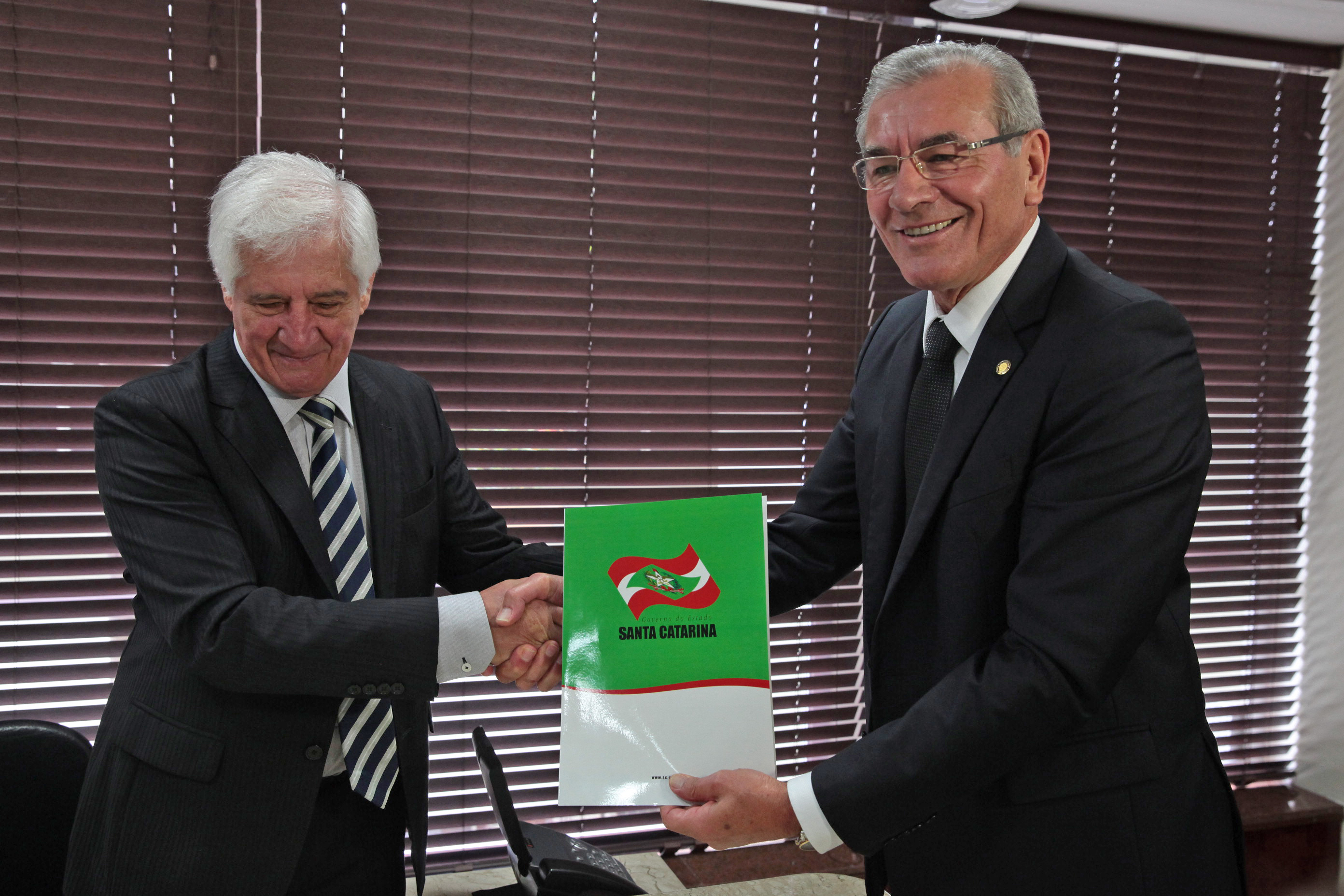 Casa Civil Protocola Projeto de Lei do Salário Mínimo Regional Junto à Presidência da Alesc