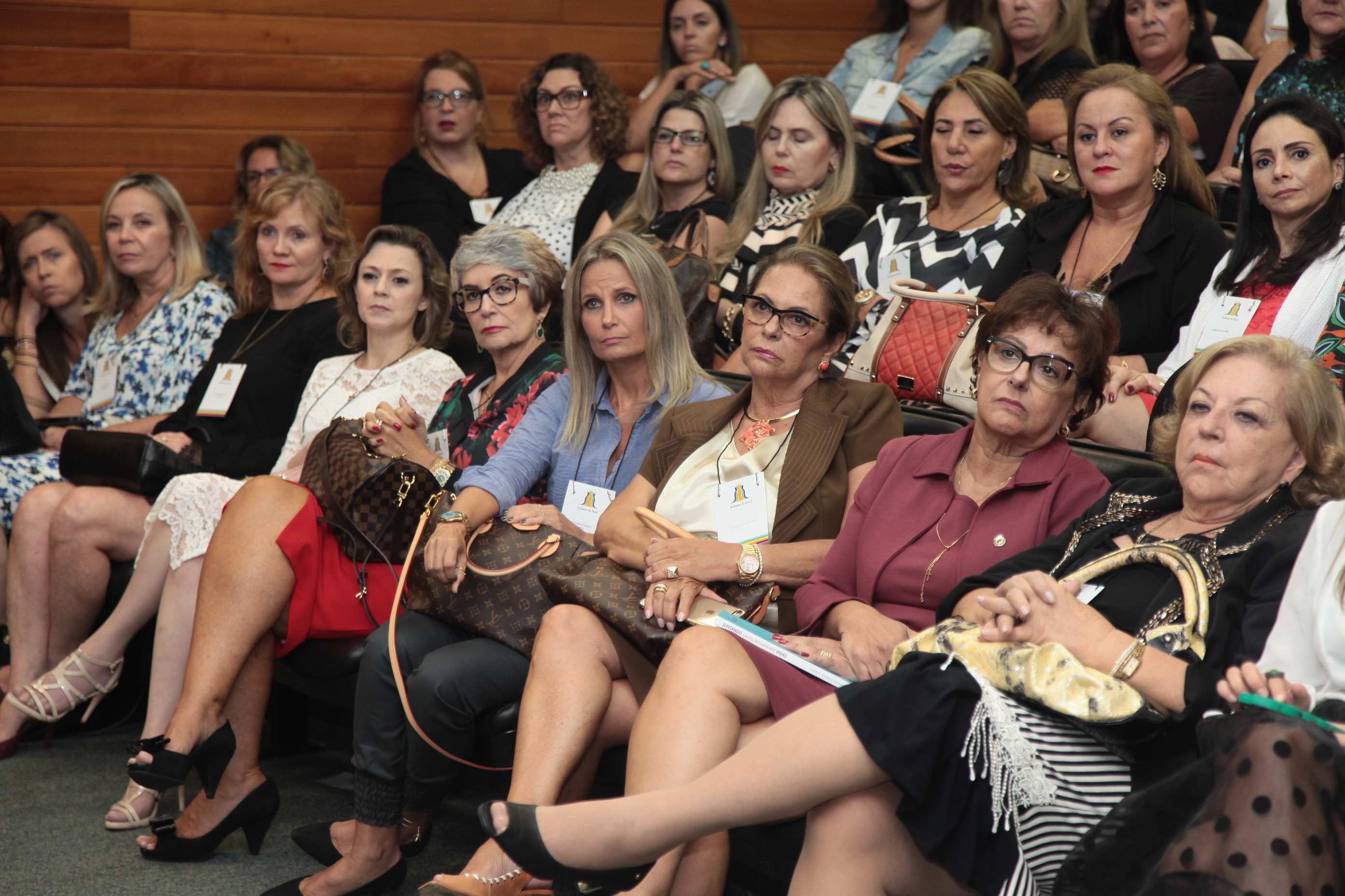 Movimento Mulheres do Brasil.