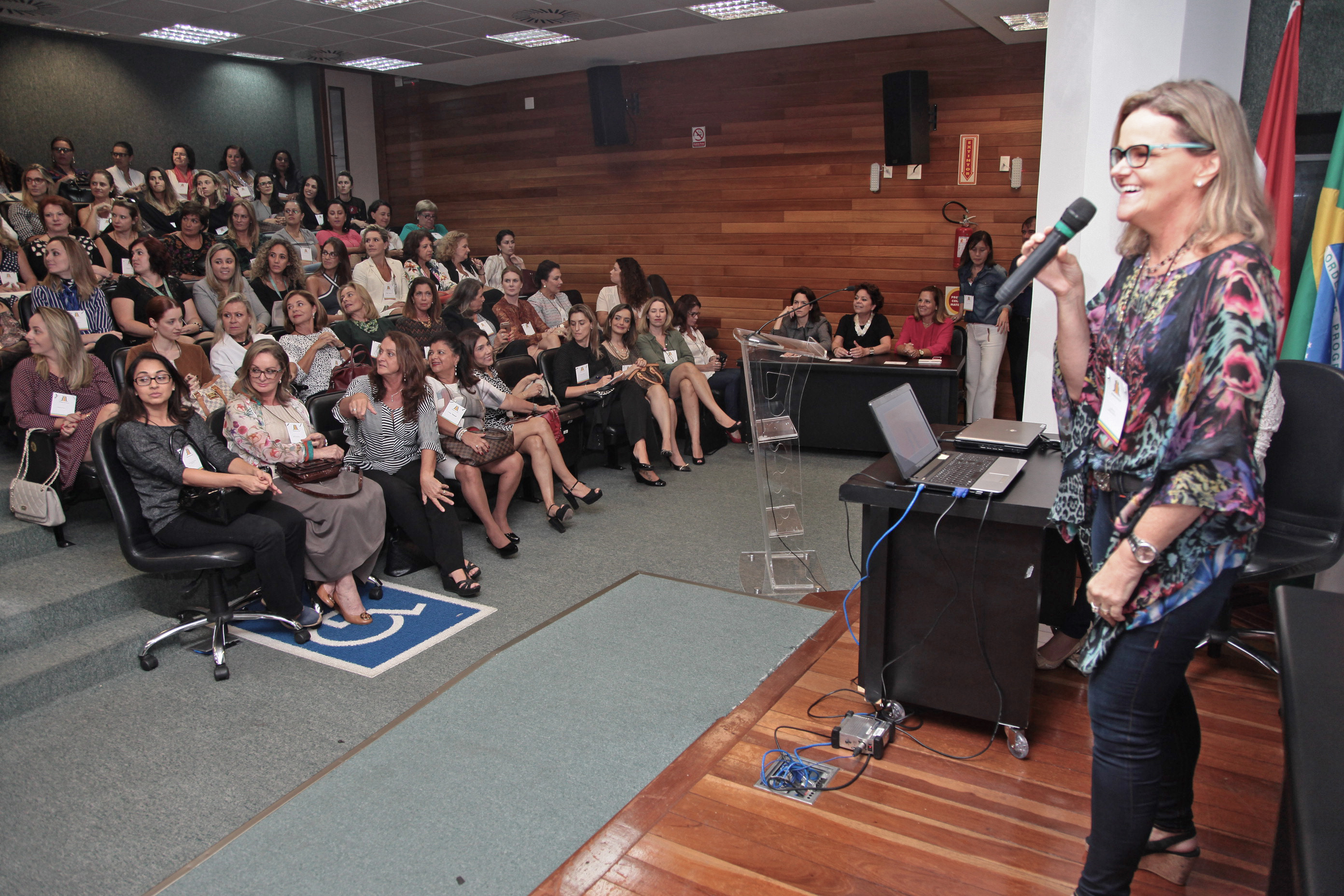 Movimento Mulheres do Brasil.