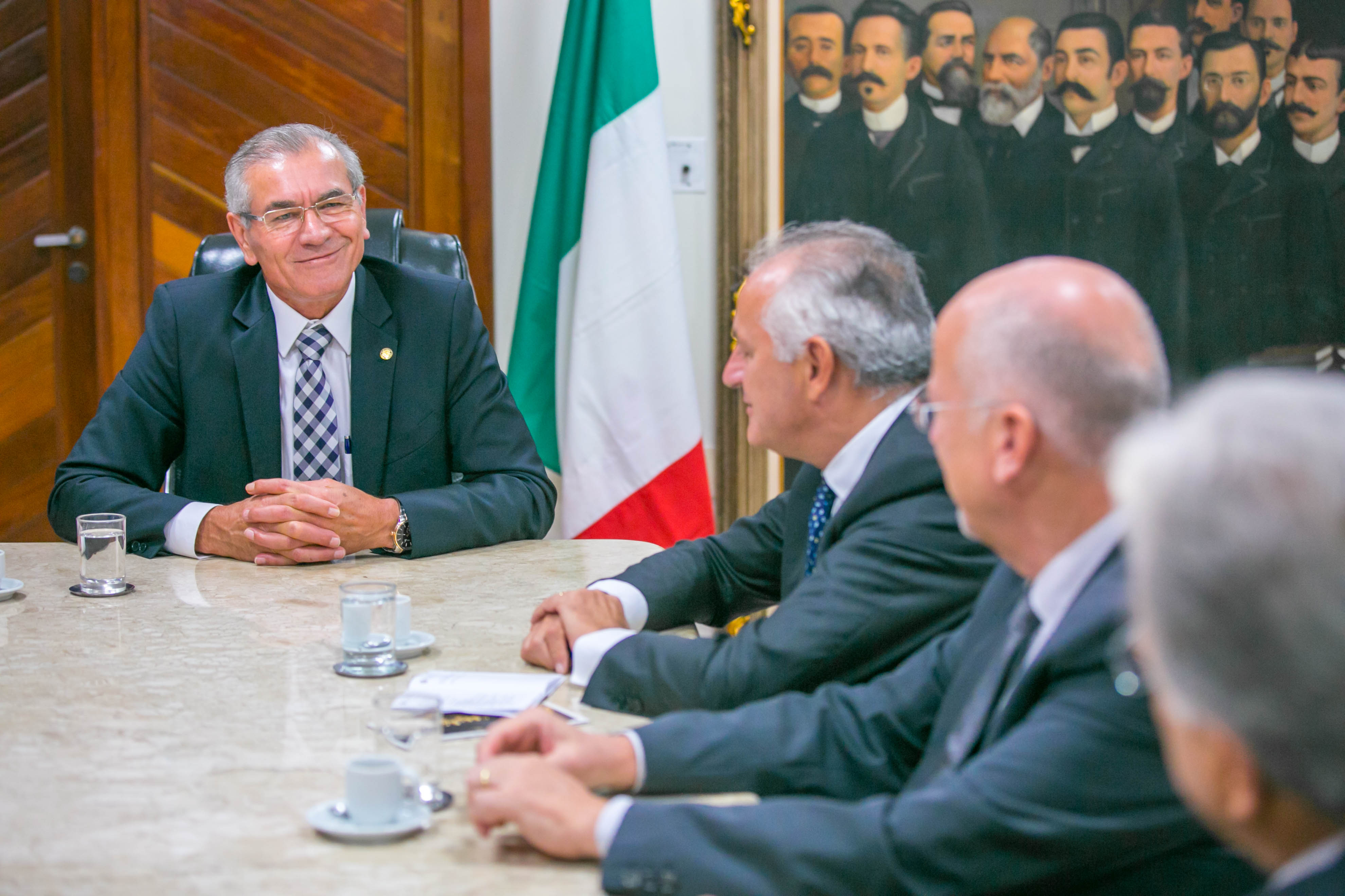 Visita do Embaixador da Itália na Presidência da ALESC
