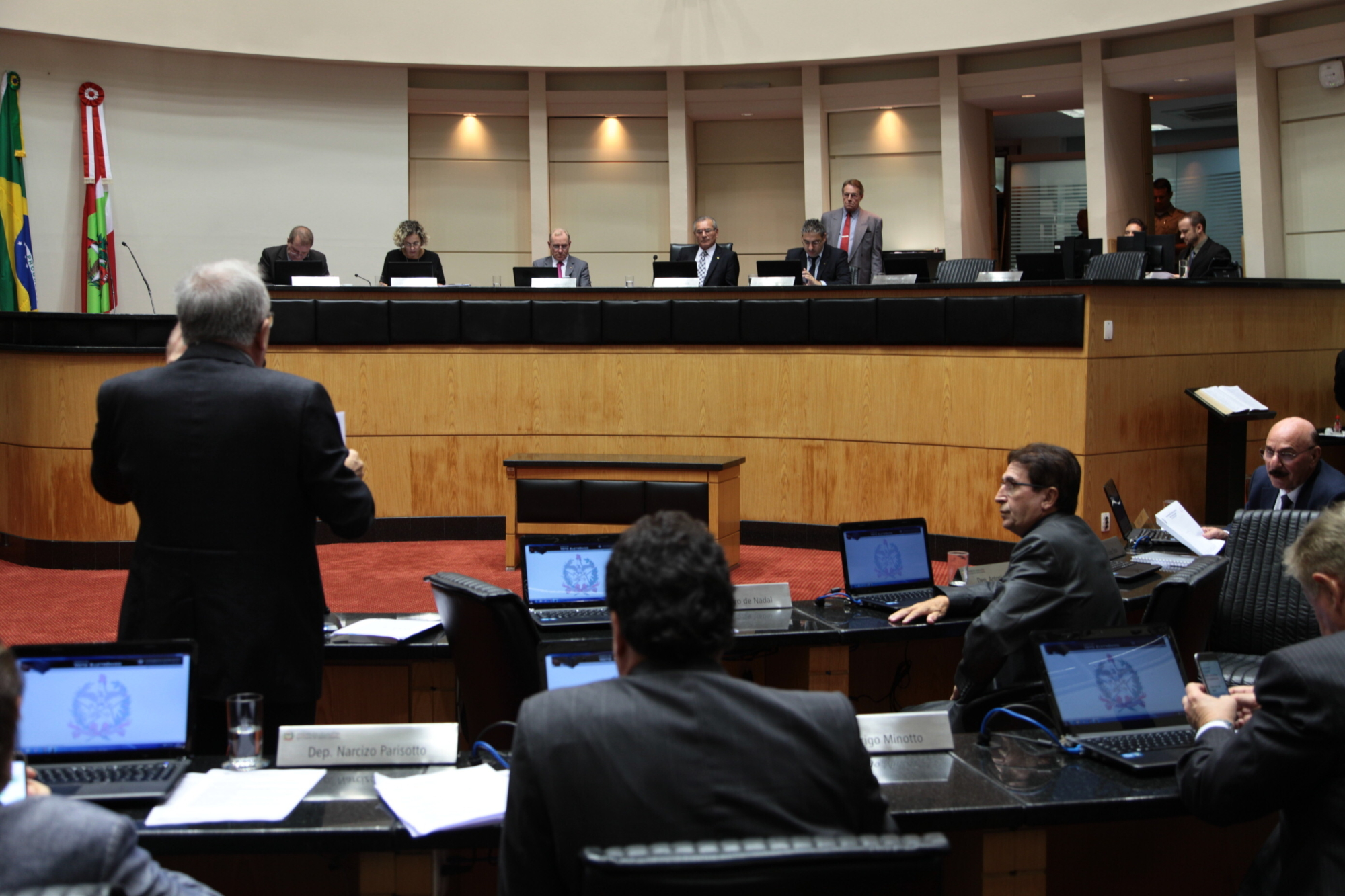 Pronunciamentos dos deputados na sessão desta quarta (29)