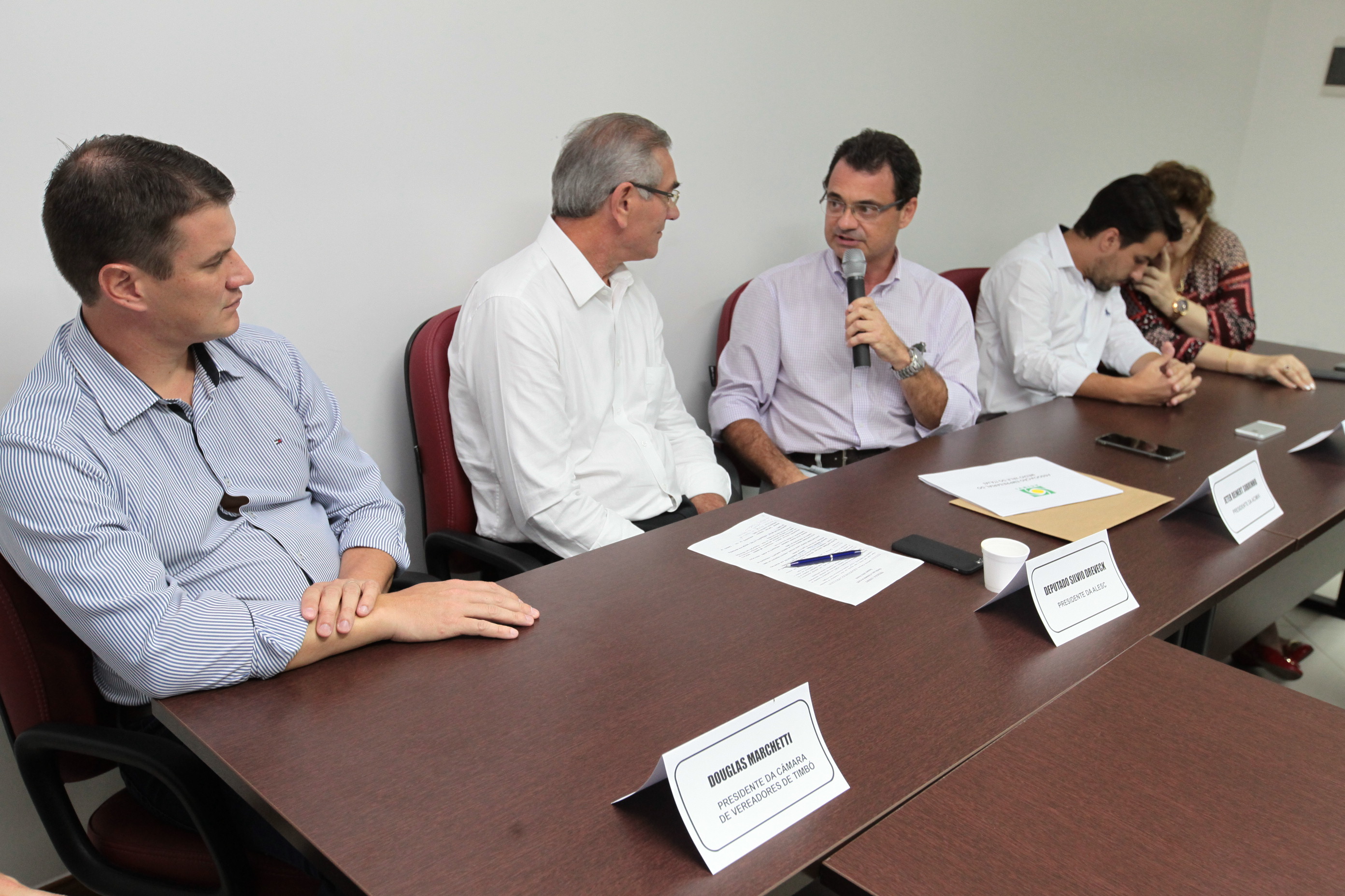 Associação Empresarial do Médio Vale do Itajaí CET - Centro Empresarial de Timbó.