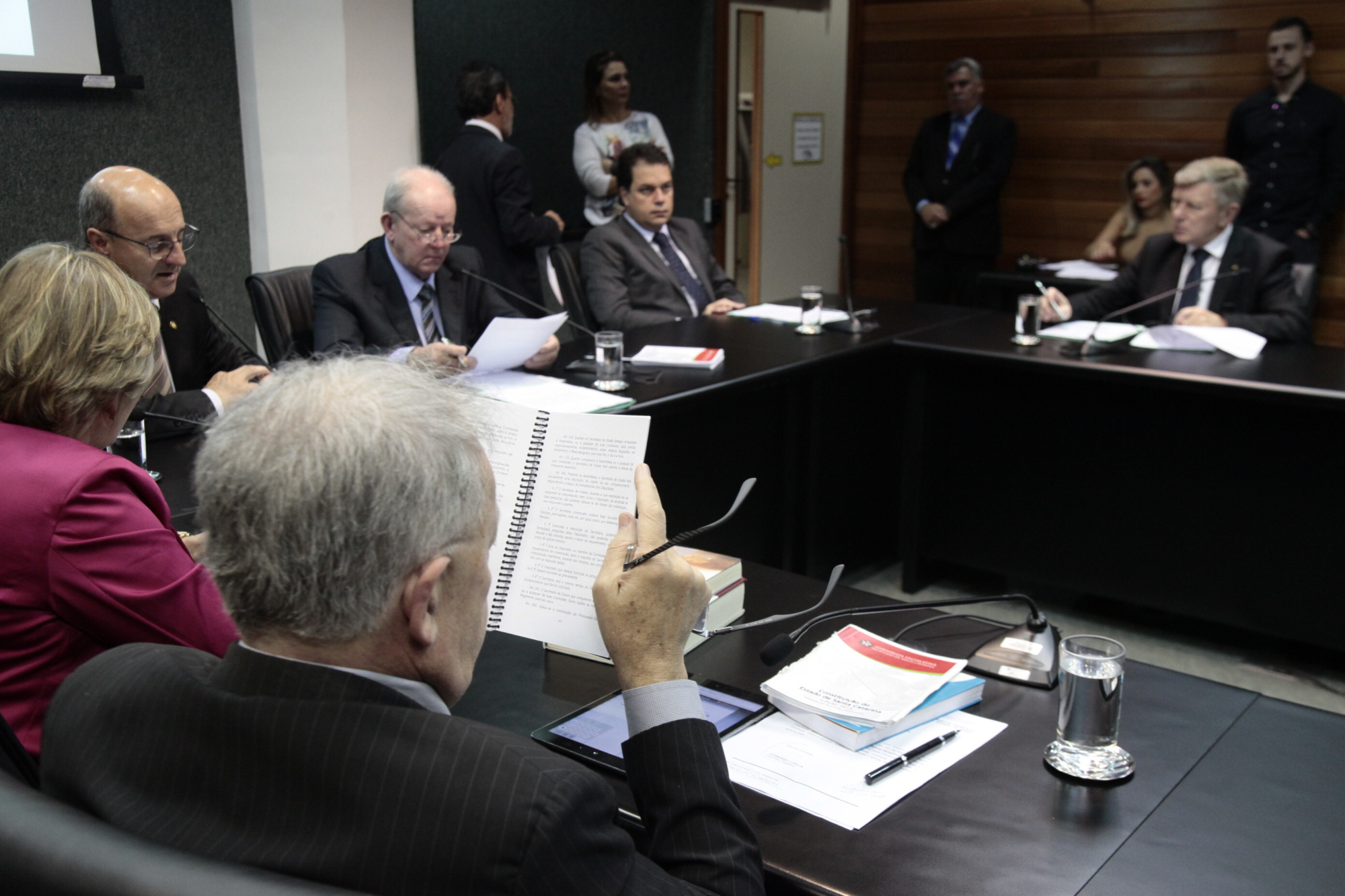 Comissão aprova projetos sobre: direito do consumidor, saúde e segurança