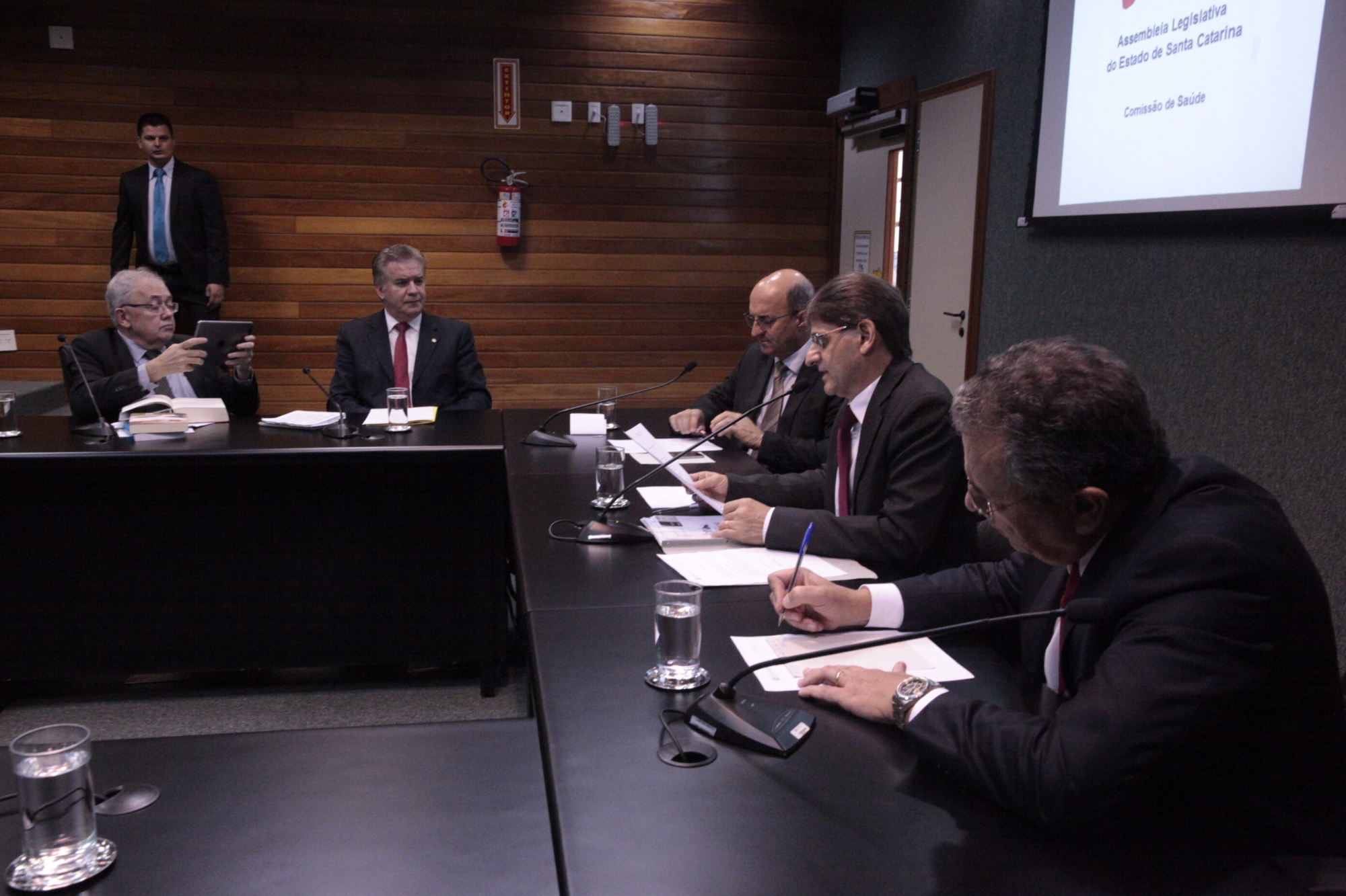 Audiência vai debater implantação da lei que divulgará na internet lista de espera do SUS