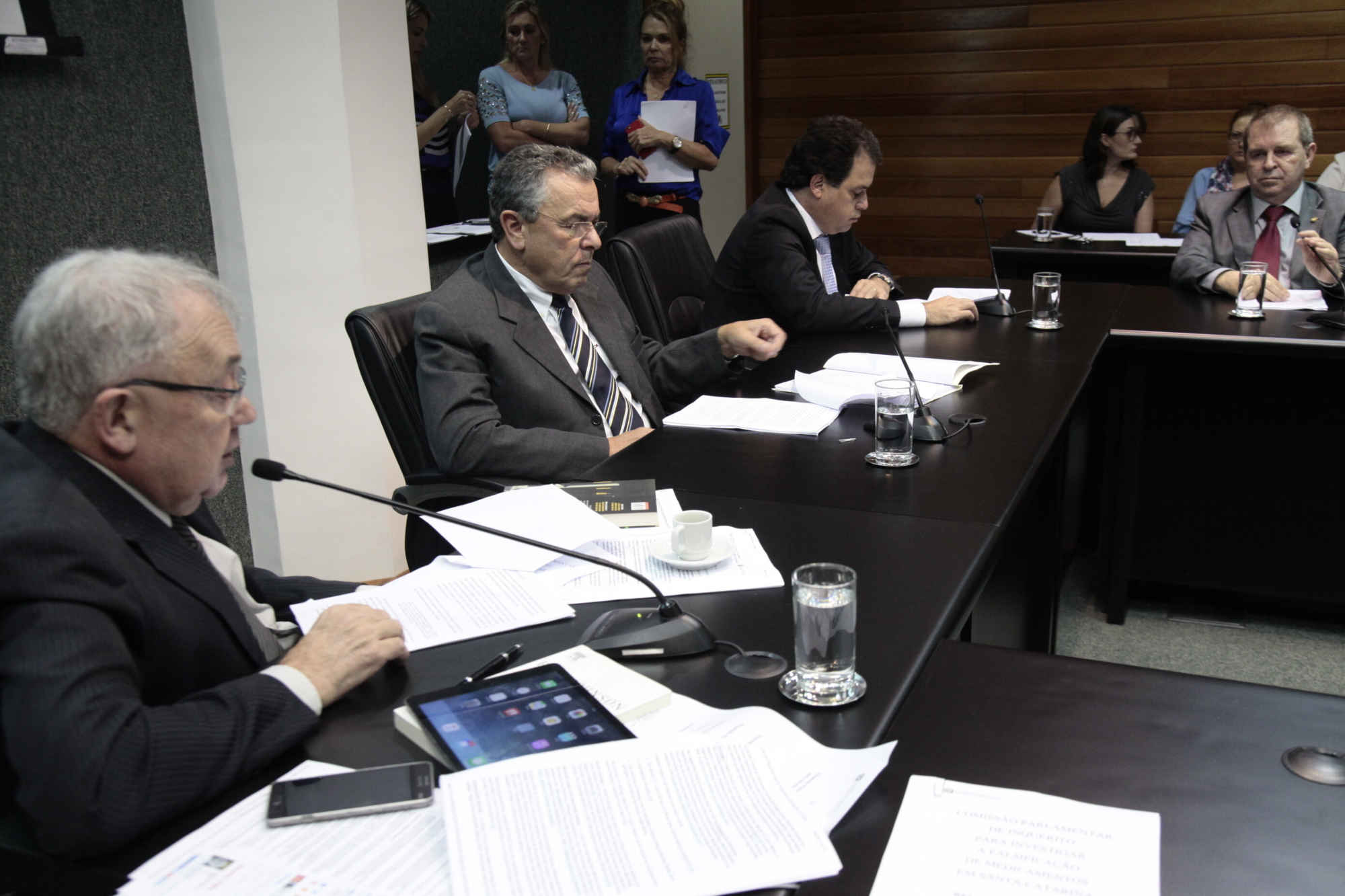 CPI dos Medicamentos encerra atividades com a aprovação de relatório final