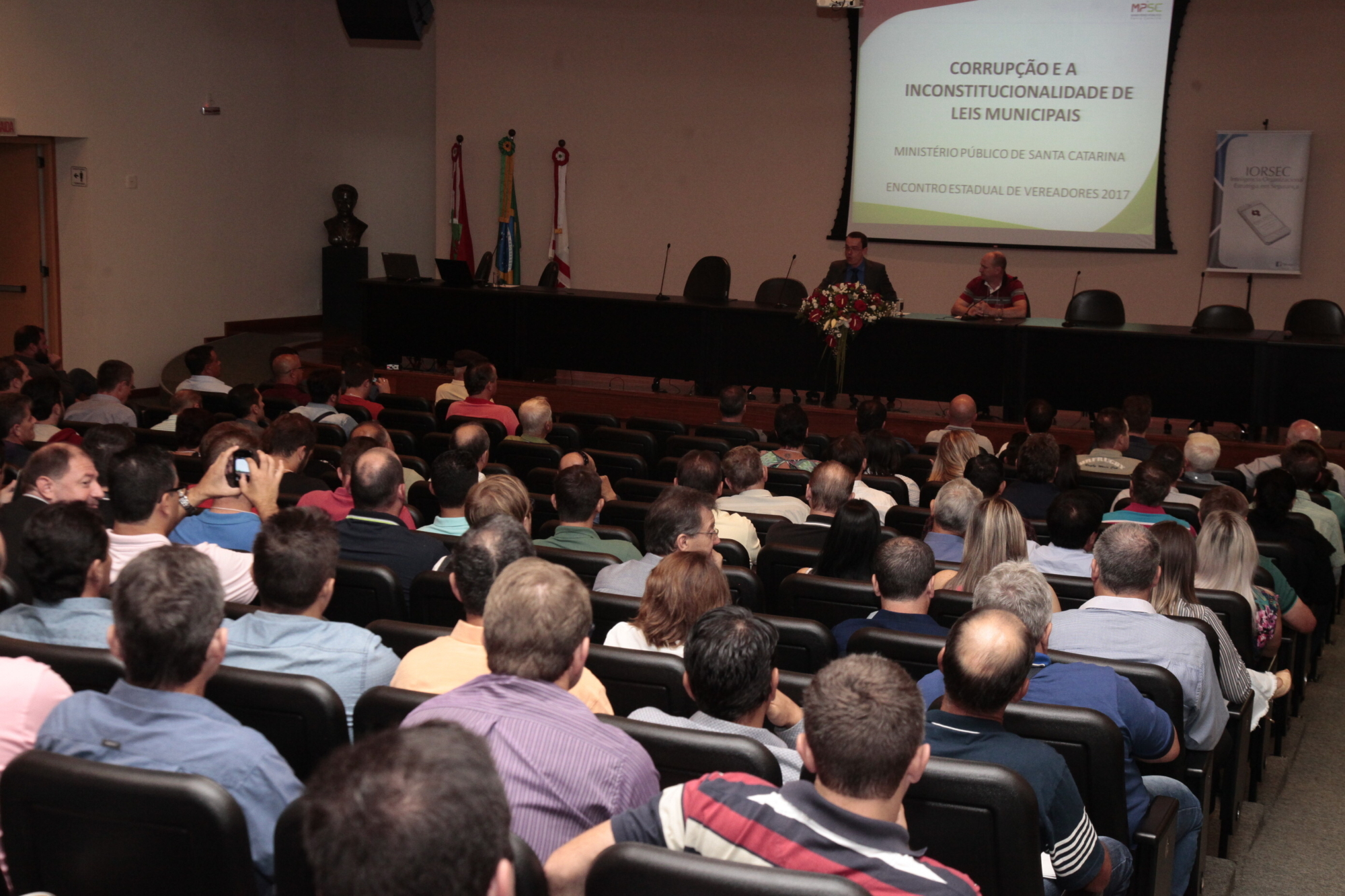 Palestra sobre corrupção e legislação municipal encerra Encontro de Vereadores